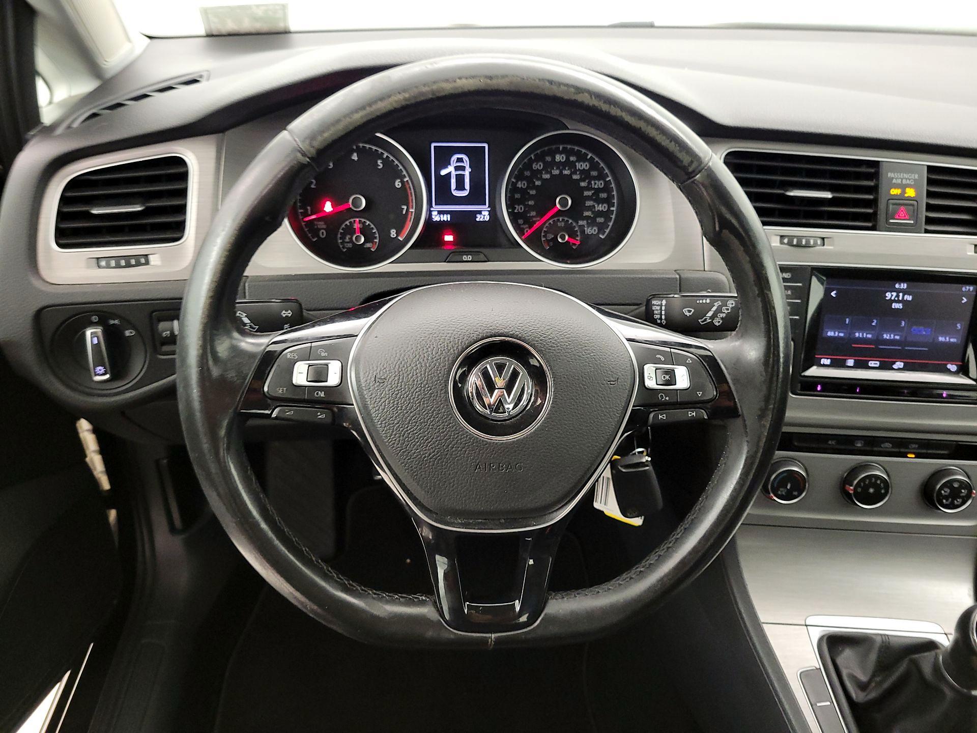 Thumbnail: 2015 Volkswagen Golf - 10