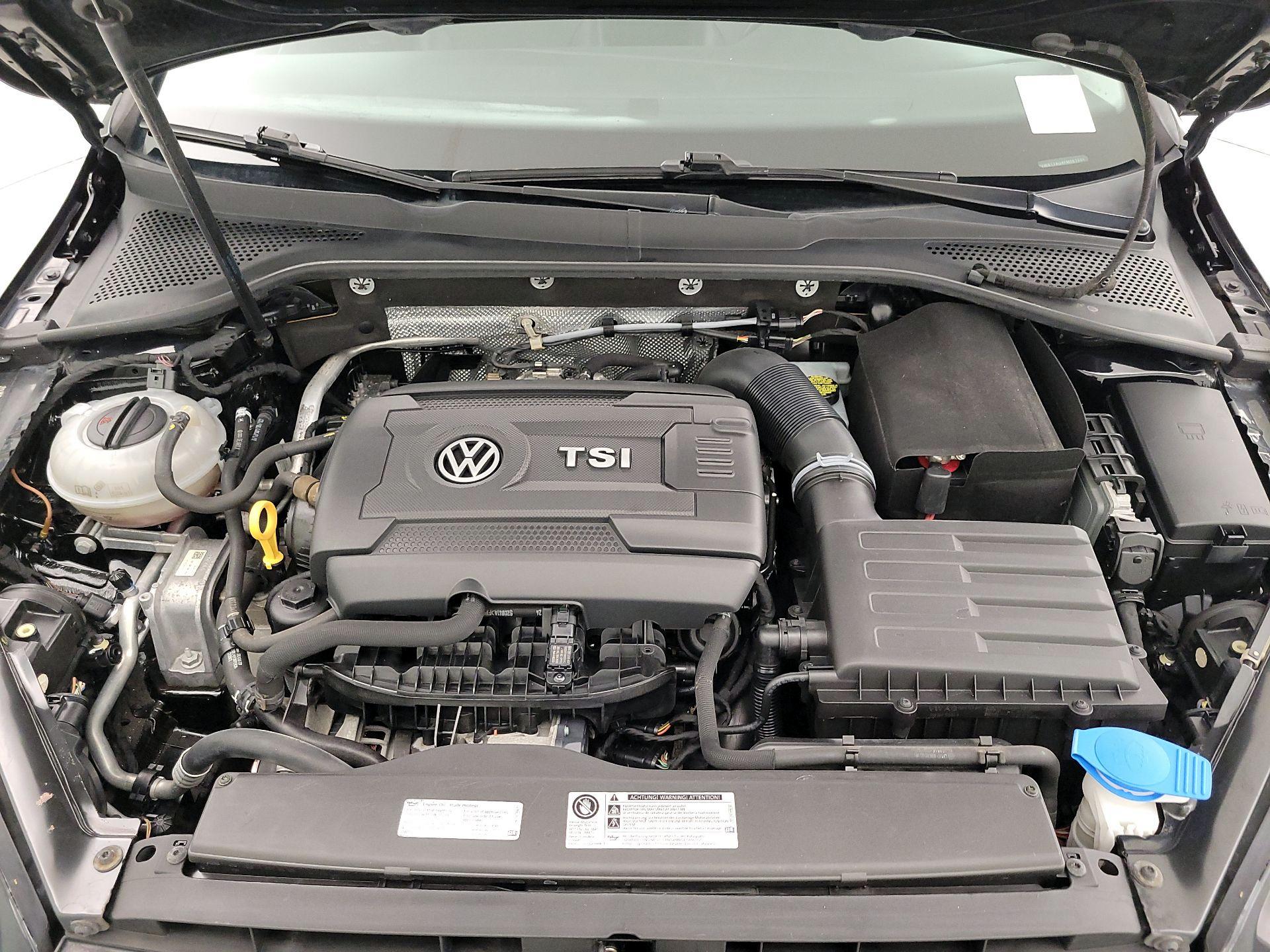 Thumbnail: 2015 Volkswagen Golf - 19