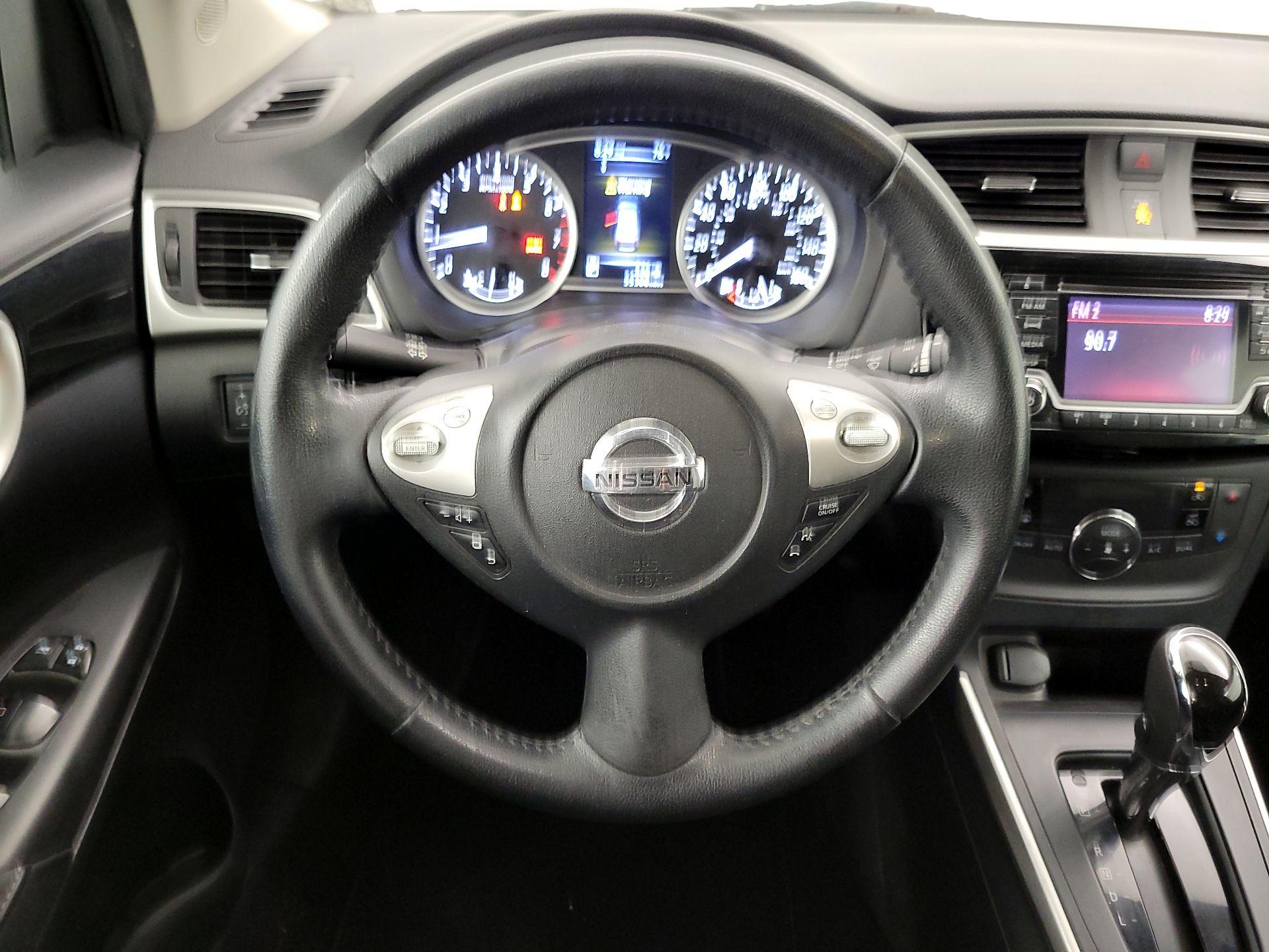 Thumbnail: 2018 Nissan Sentra - 10