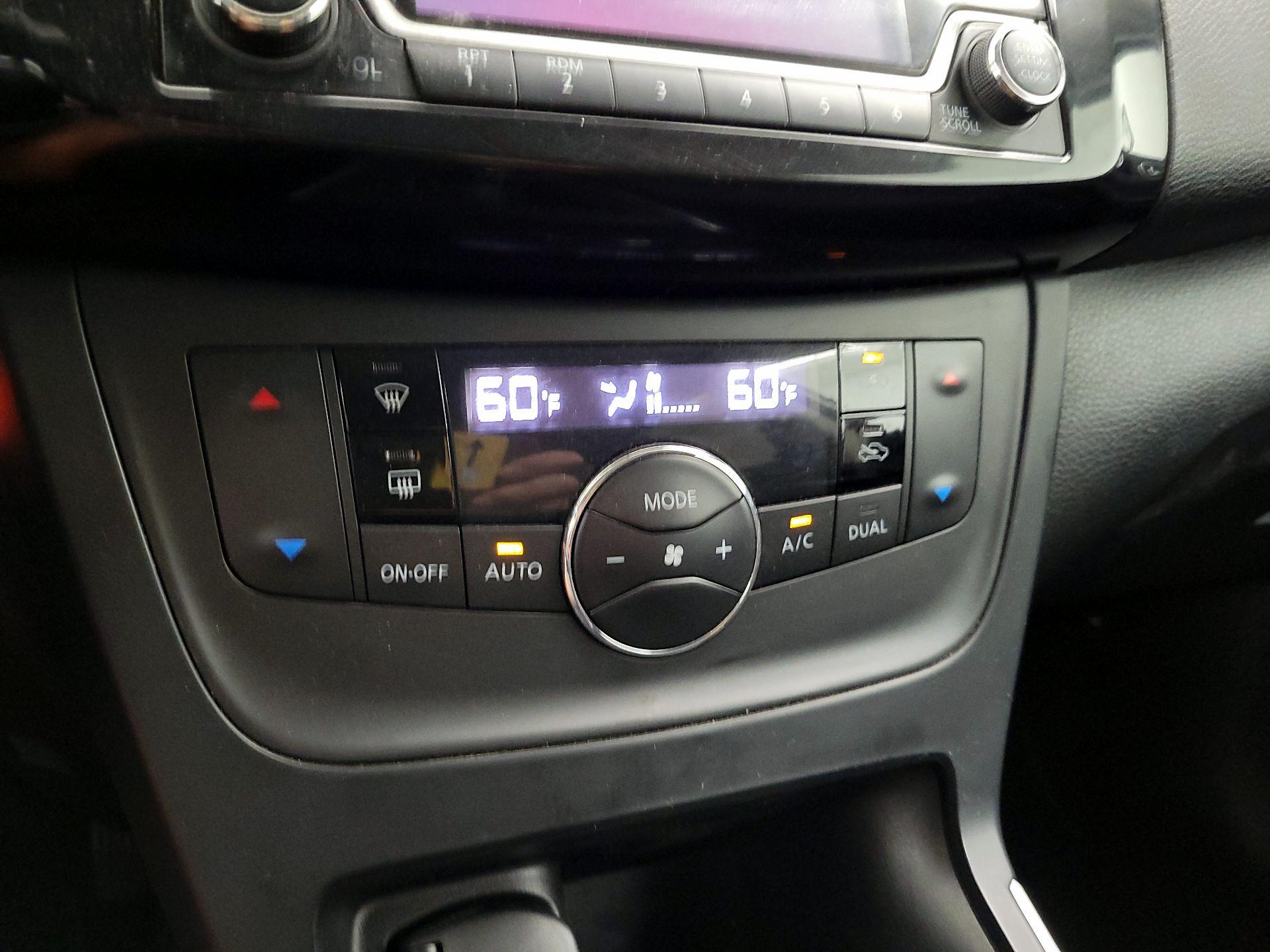 Thumbnail: 2018 Nissan Sentra - 16