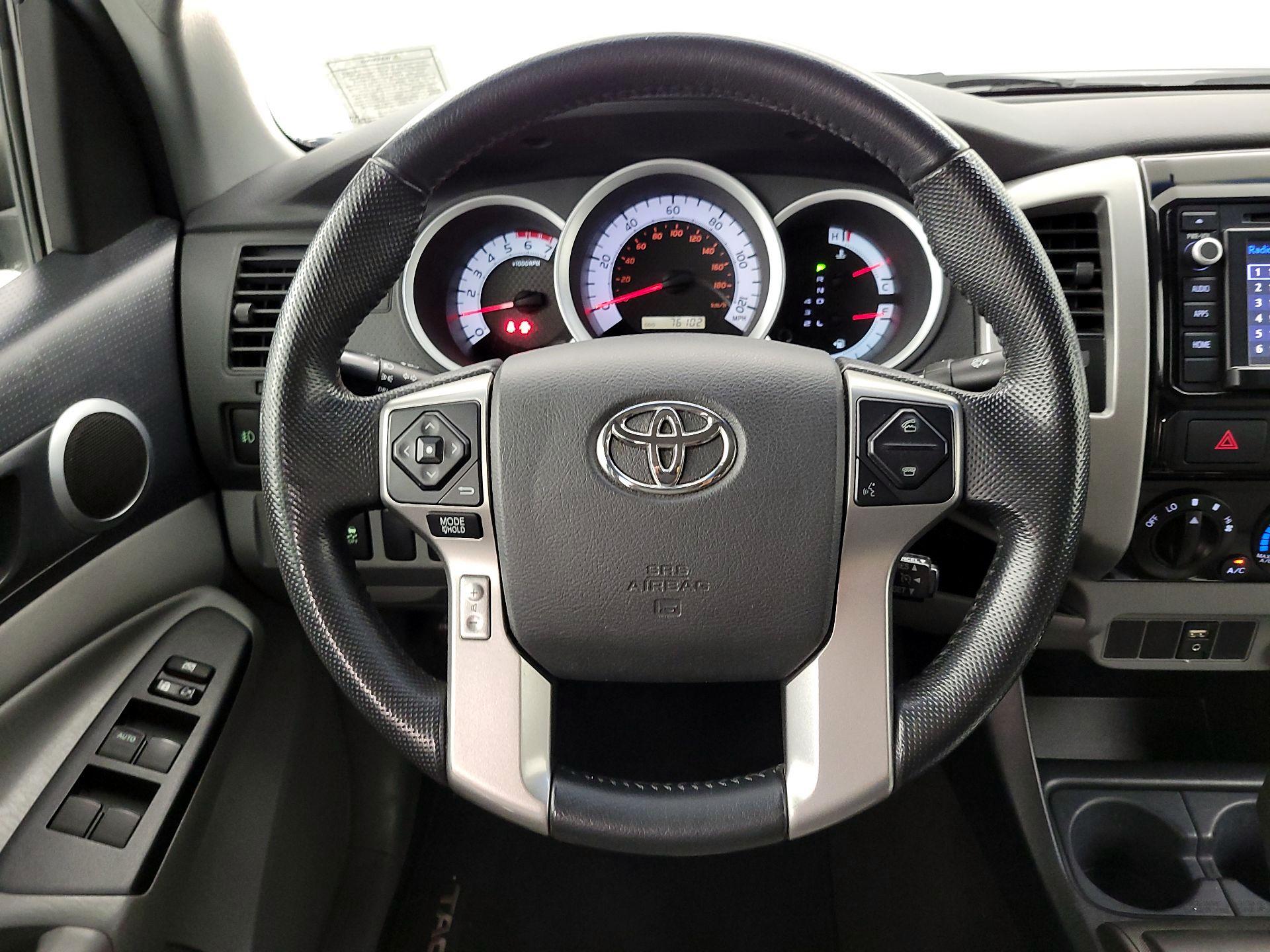 Thumbnail: 2015 Toyota Tacoma - 10
