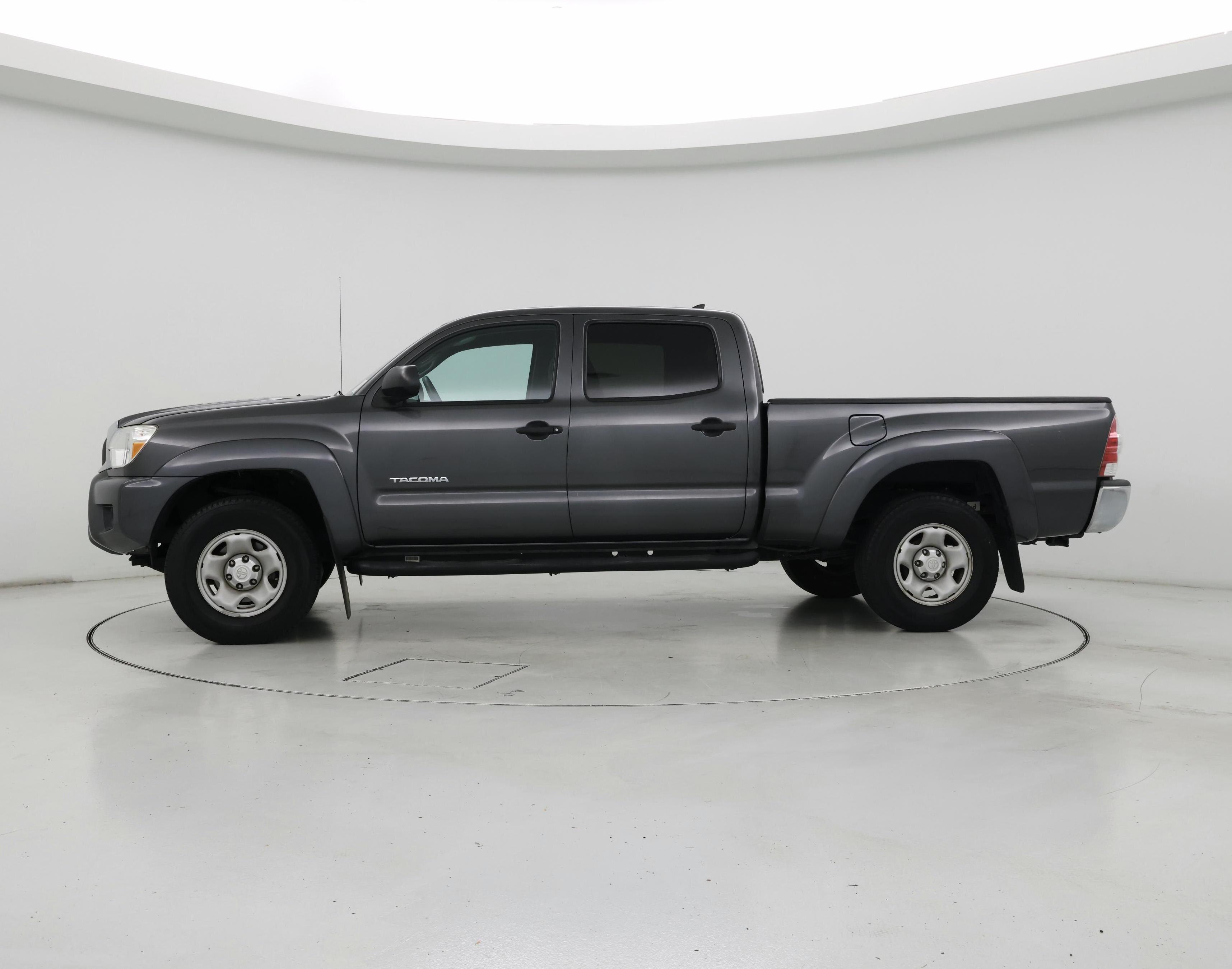 Thumbnail: 2015 Toyota Tacoma - 3