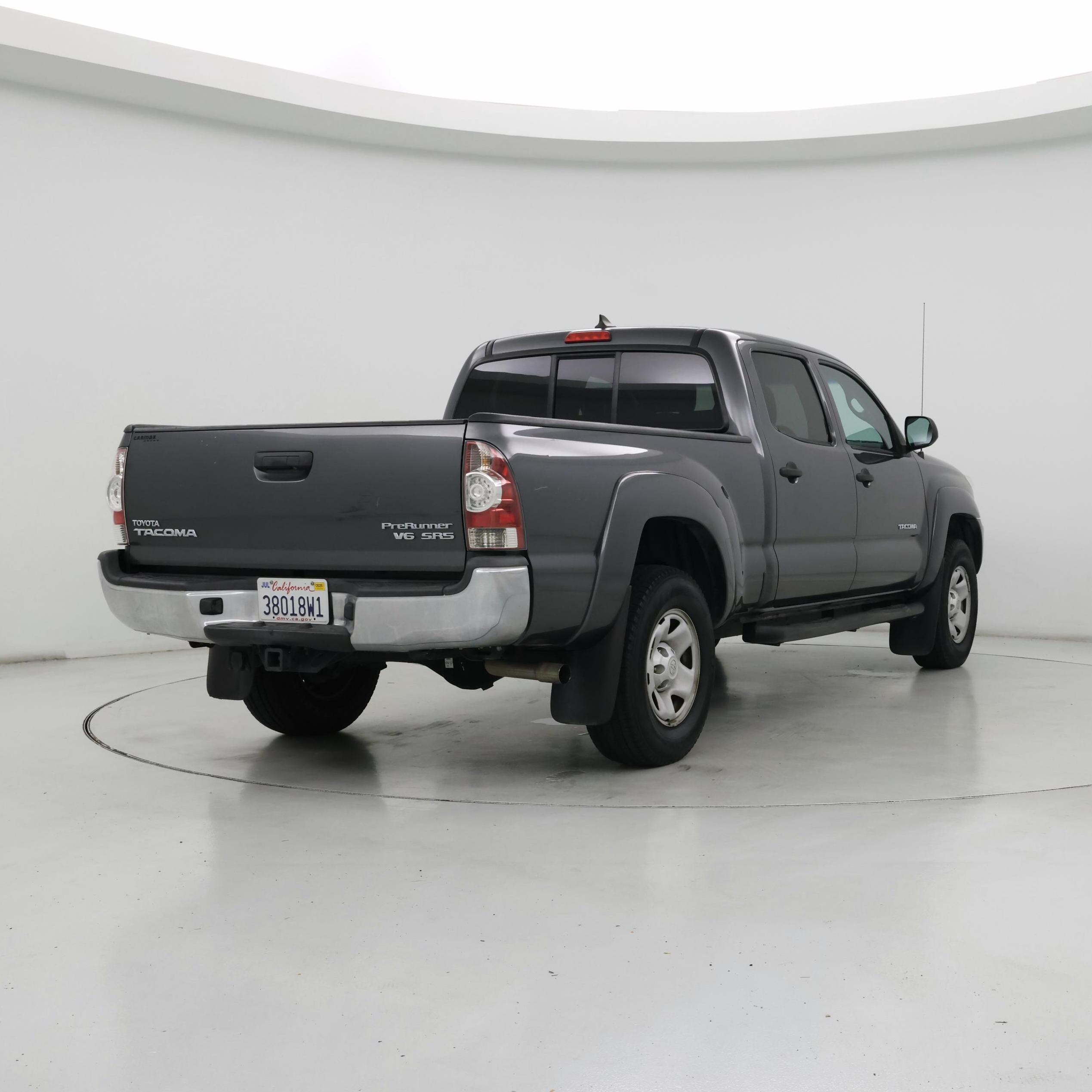 Thumbnail: 2015 Toyota Tacoma - 8