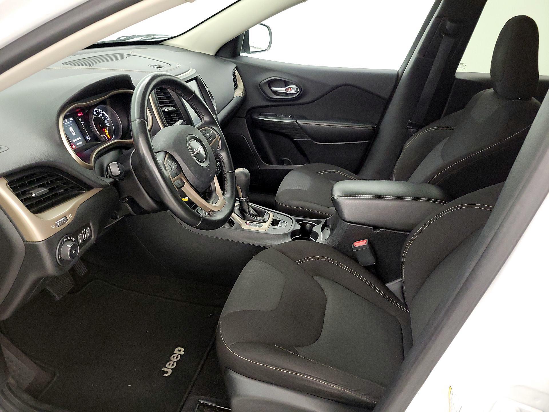 Thumbnail: 2016 Jeep Cherokee - 11