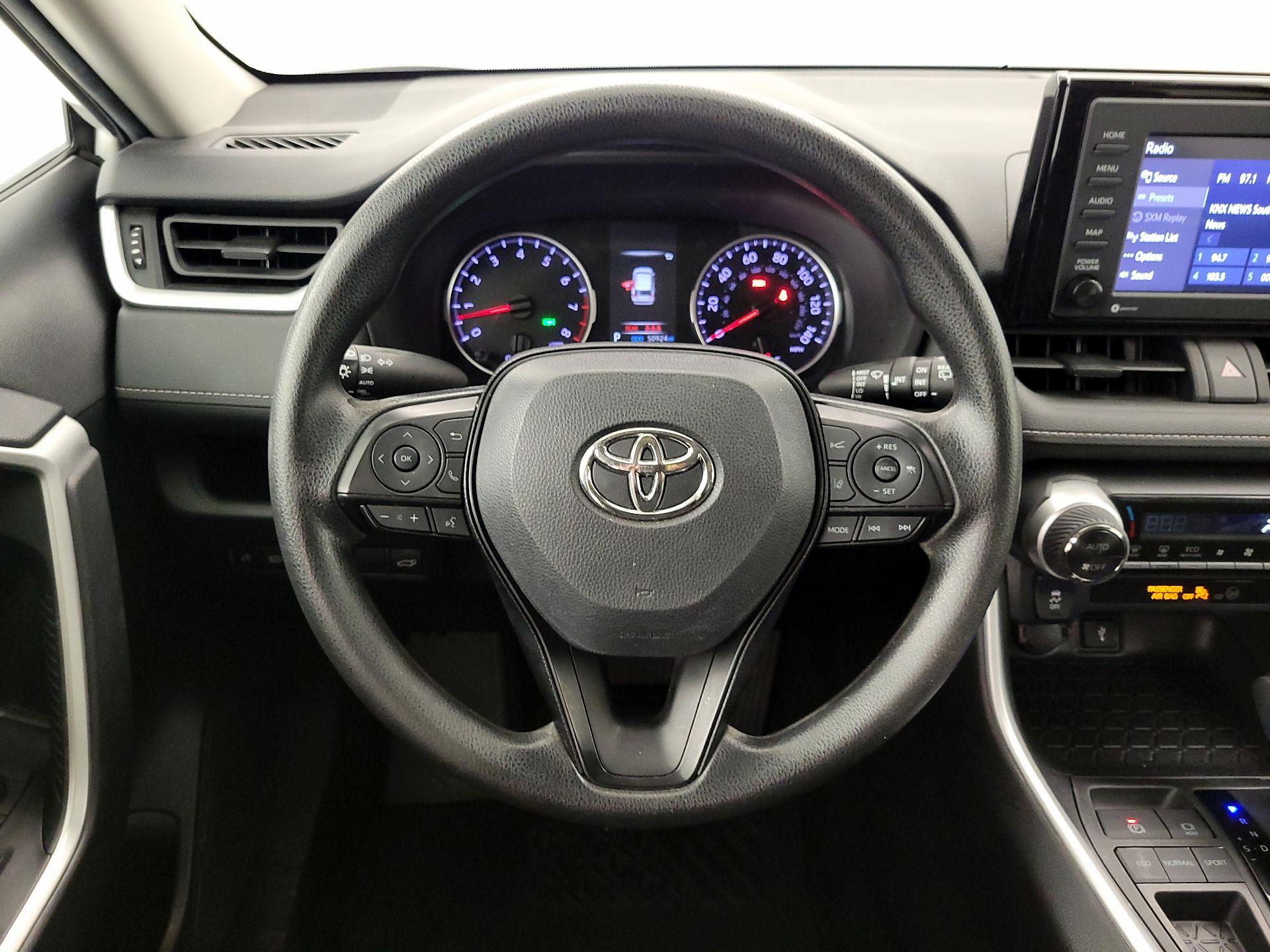 Thumbnail: 2022 Toyota RAV4 - 10