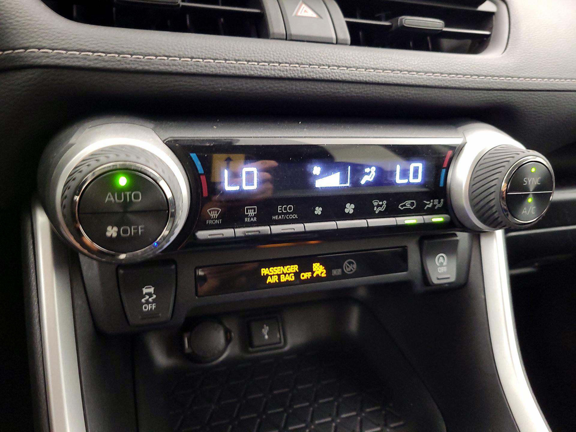 Thumbnail: 2022 Toyota RAV4 - 16