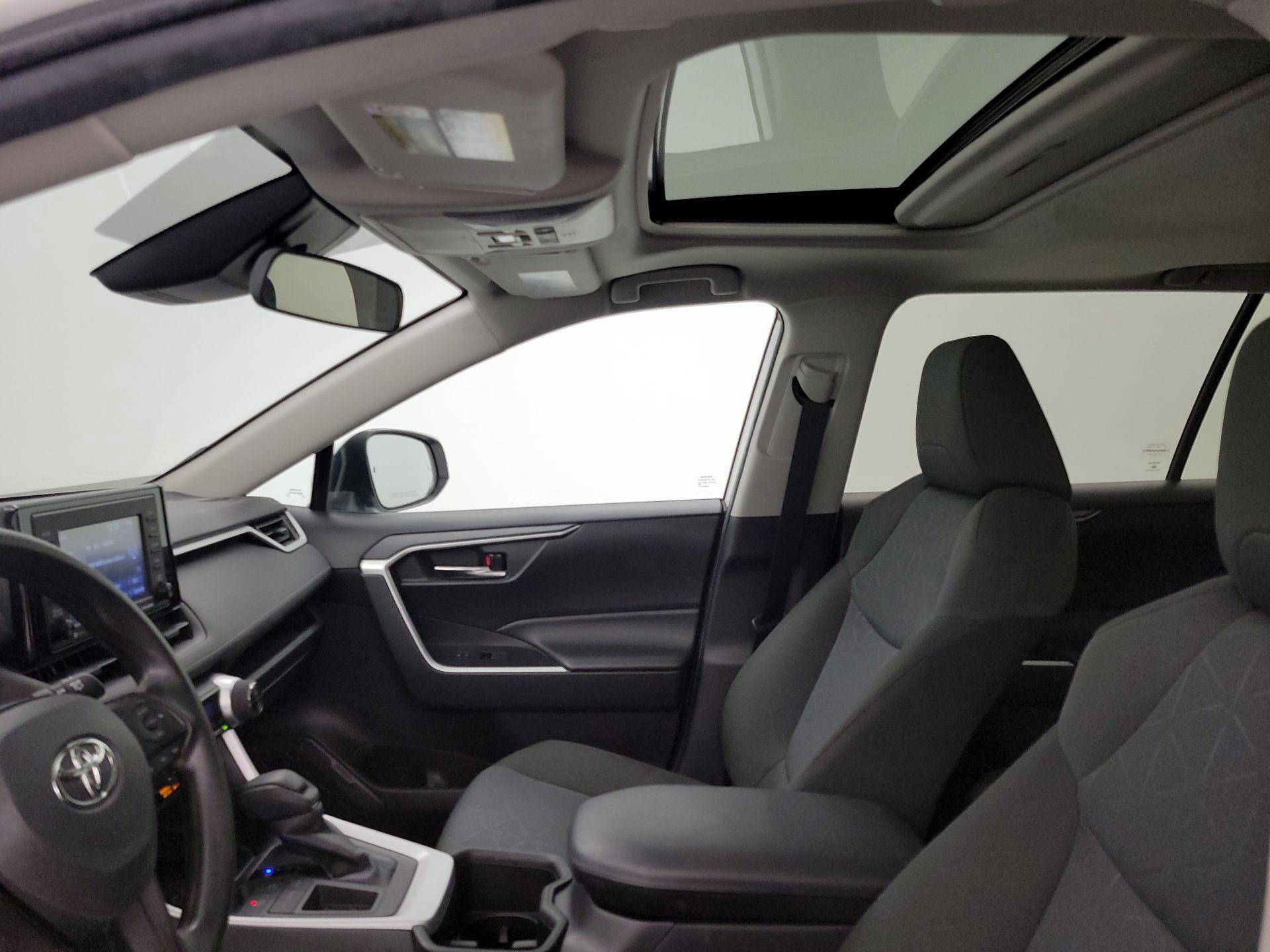 Thumbnail: 2022 Toyota RAV4 - 19