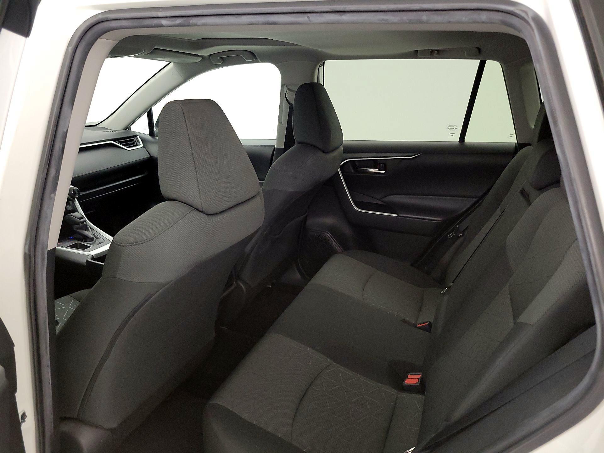 Thumbnail: 2022 Toyota RAV4 - 20