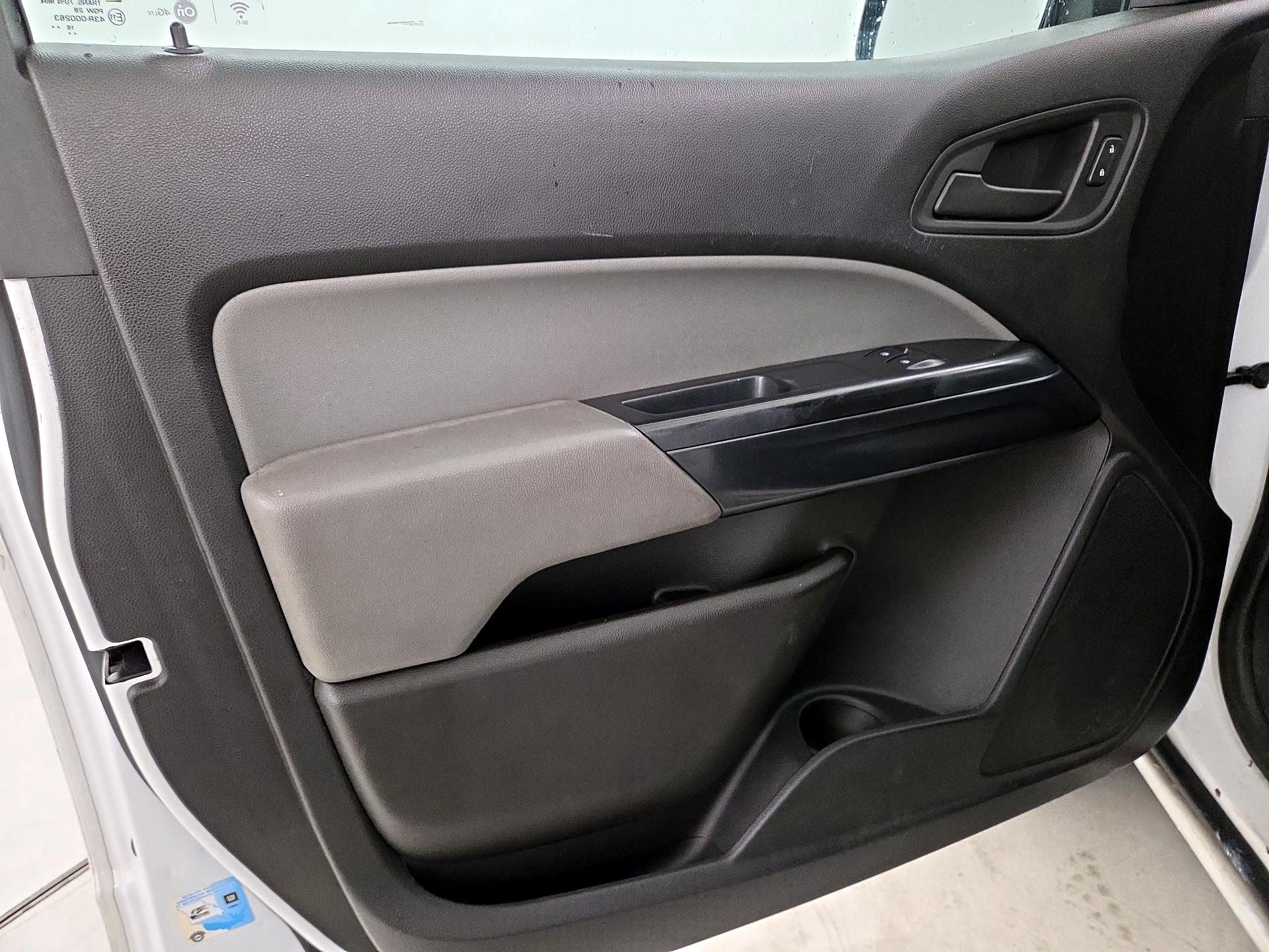 Thumbnail: 2017 Chevrolet Colorado - 12