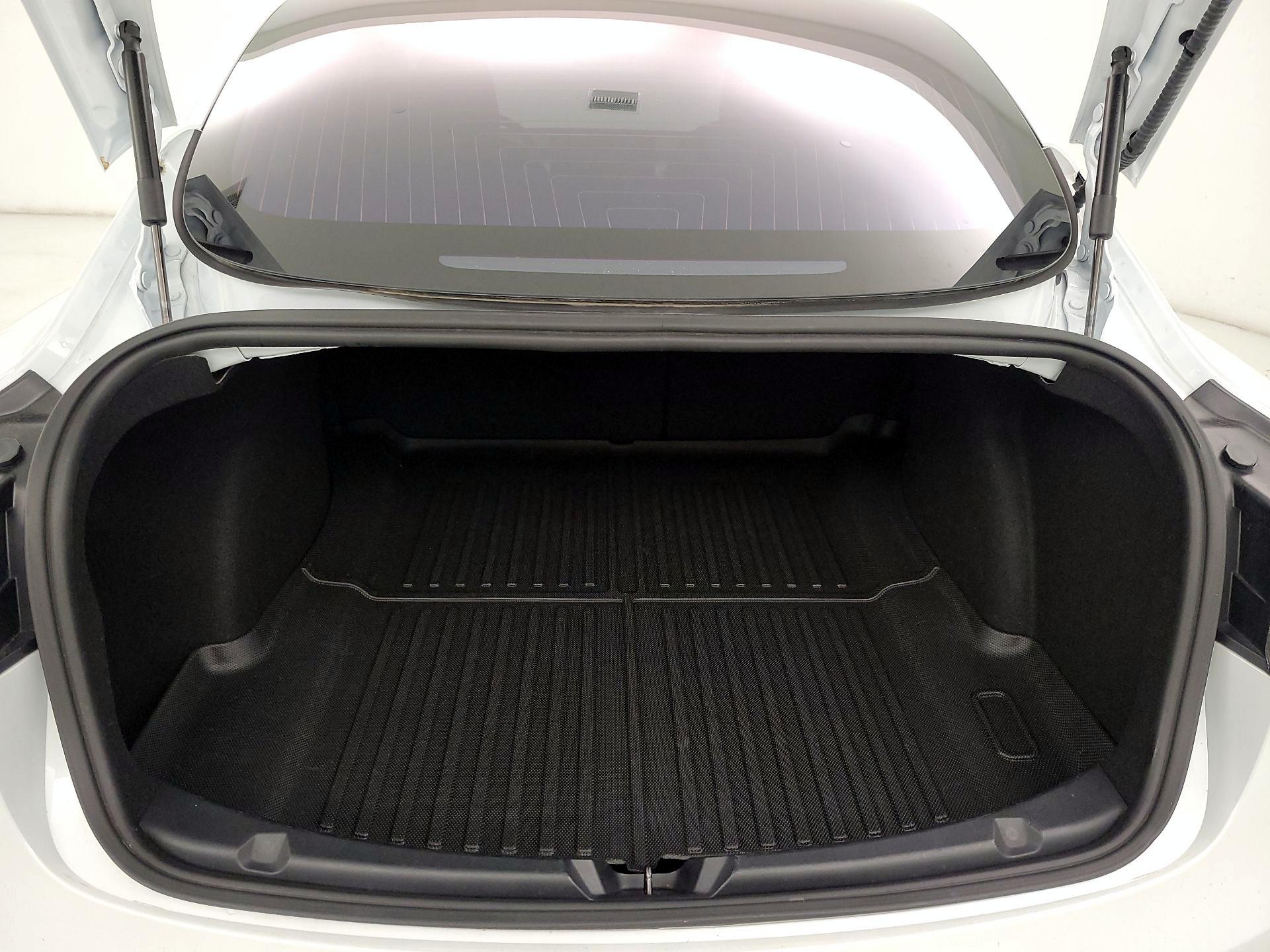 Thumbnail: 2018 Tesla Model 3 - 19