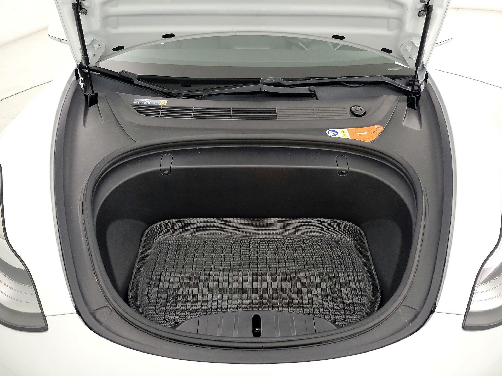 Thumbnail: 2018 Tesla Model 3 - 20
