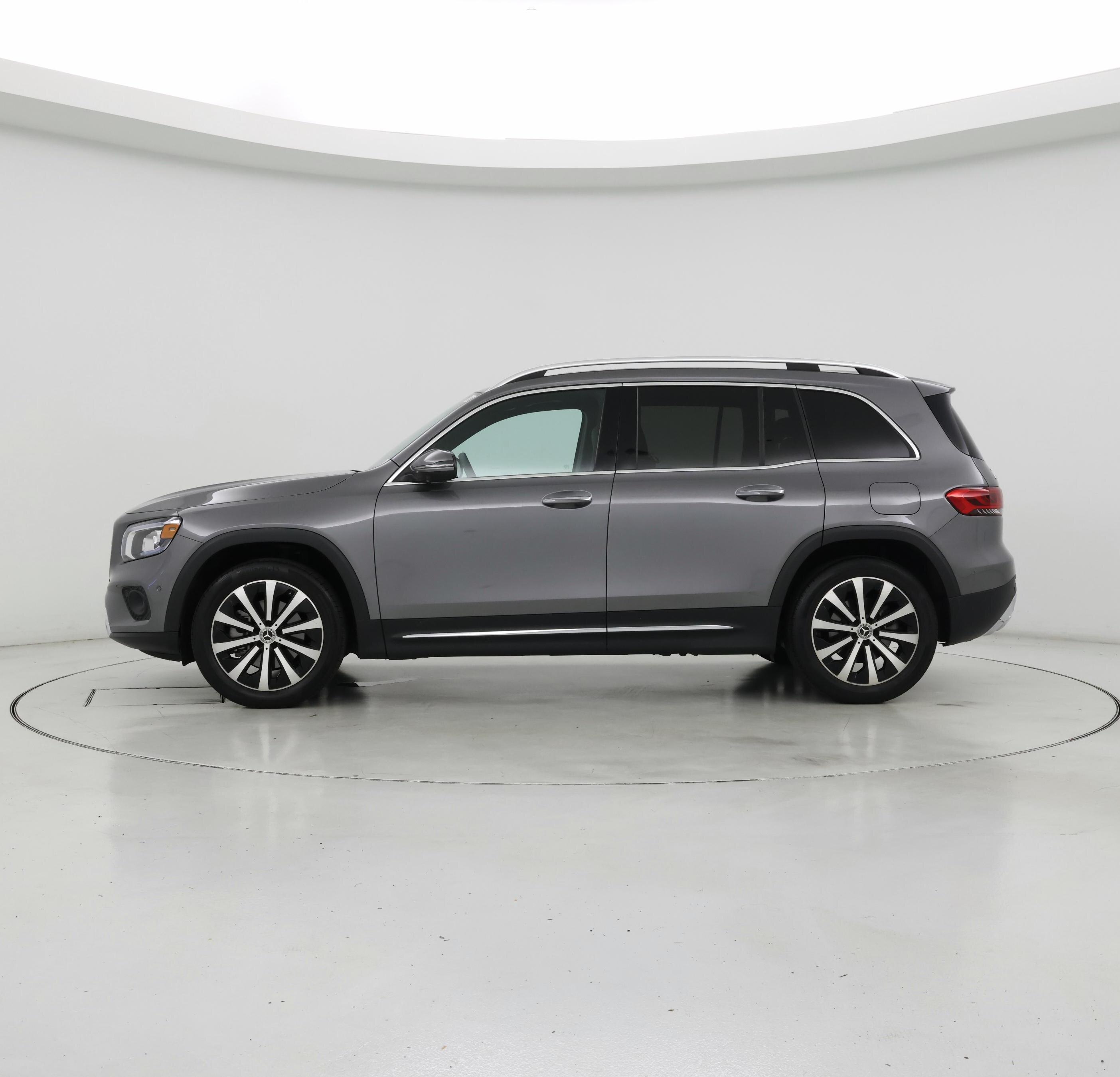 Thumbnail: 2020 Mercedes-Benz GLB - 3