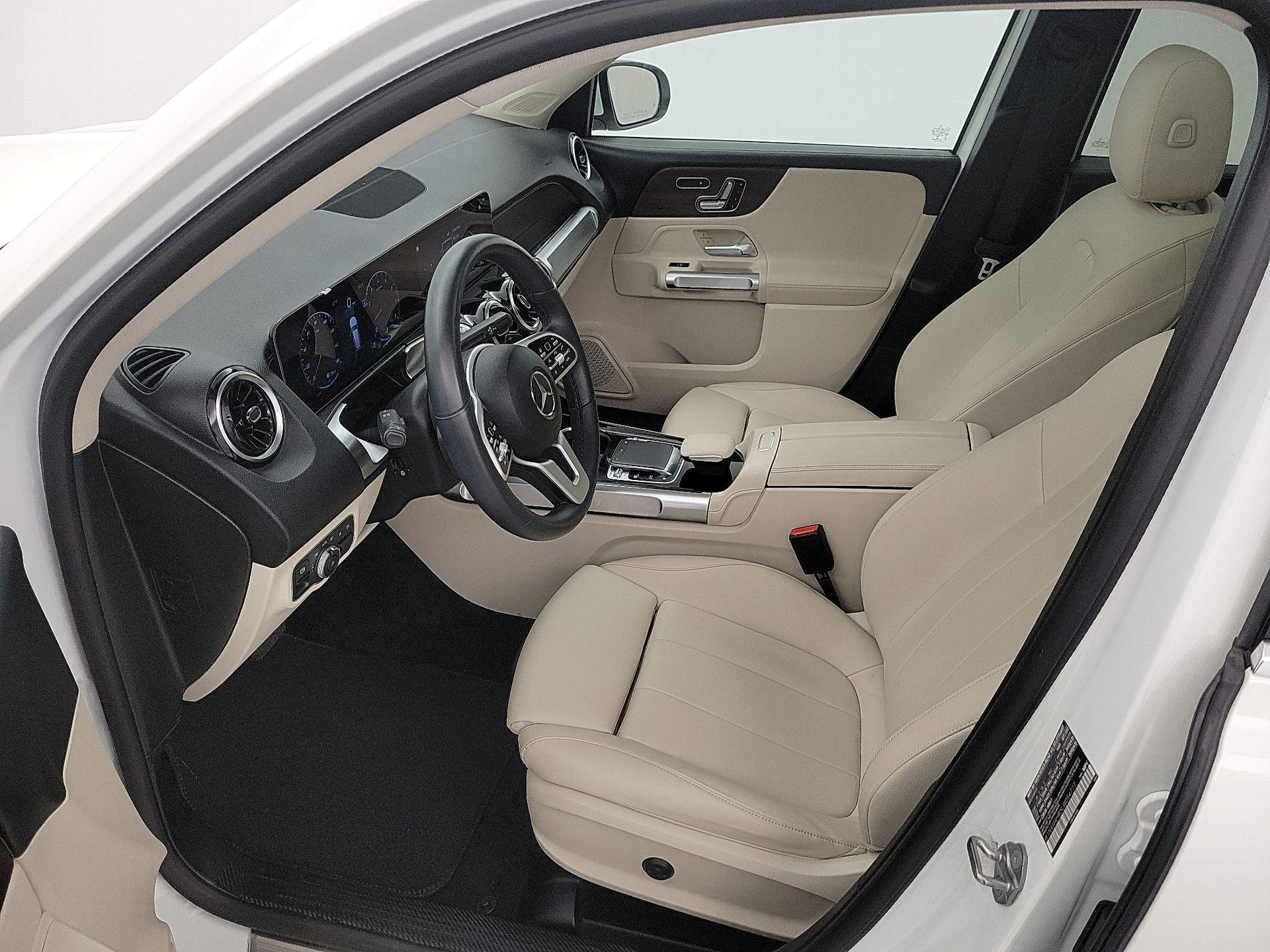 Thumbnail: 2020 Mercedes-Benz GLB - 11