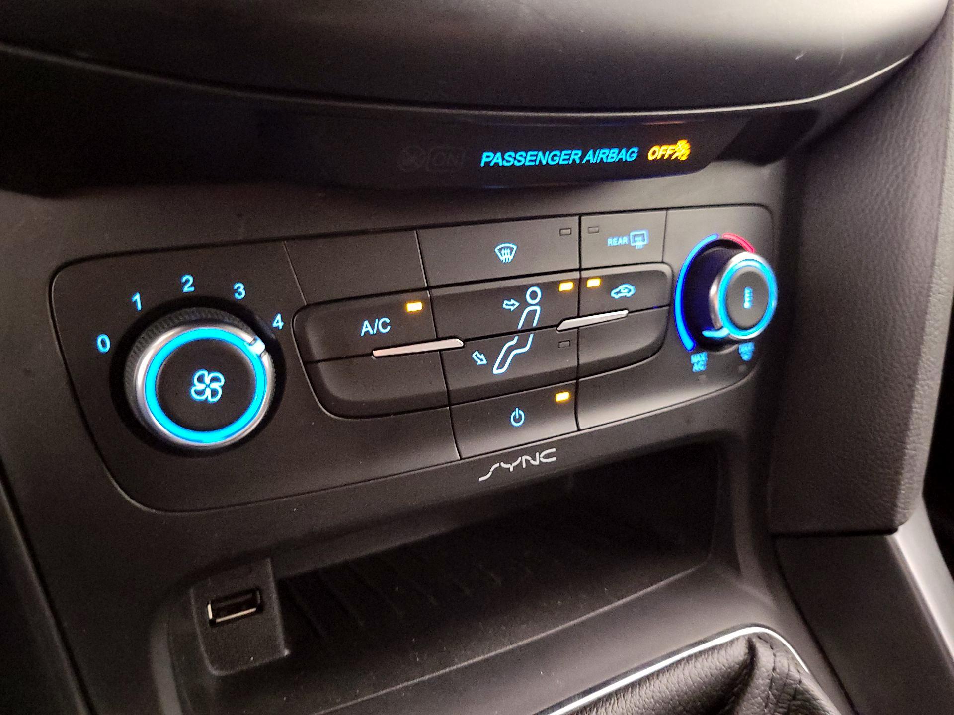 Thumbnail: 2016 Ford Focus - 16