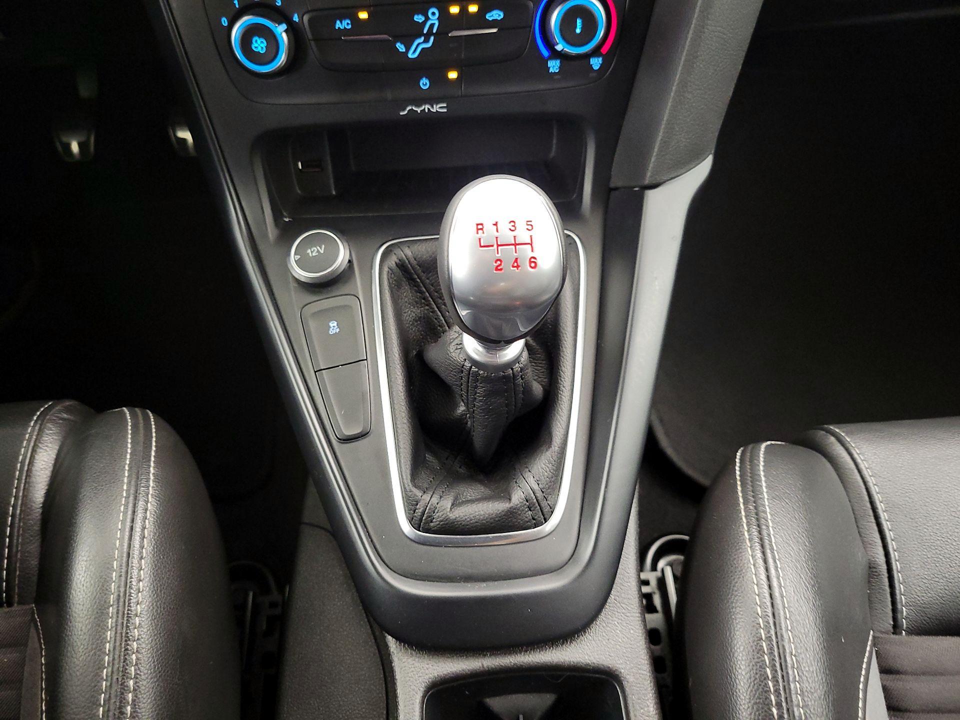Thumbnail: 2016 Ford Focus - 17