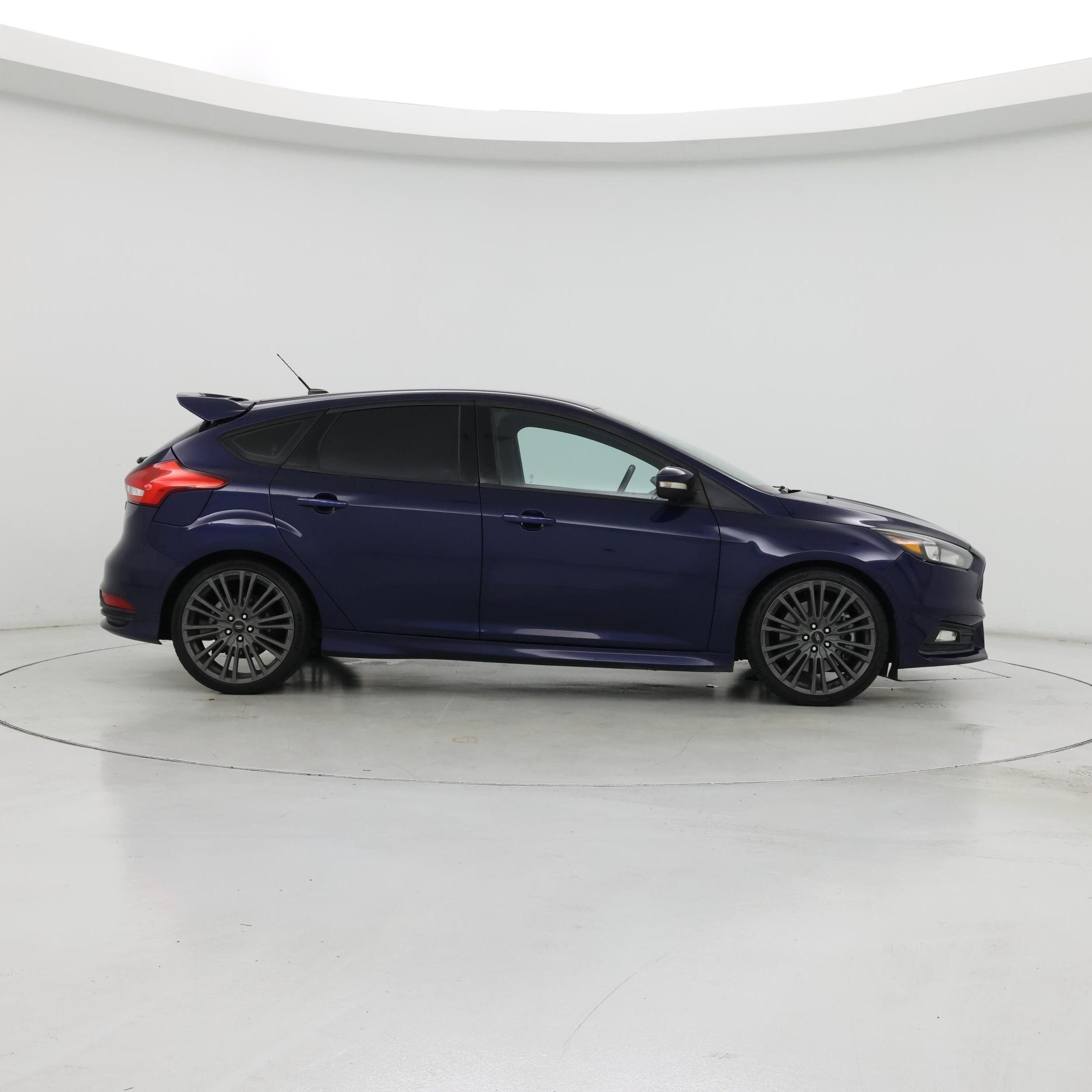 Thumbnail: 2016 Ford Focus - 7