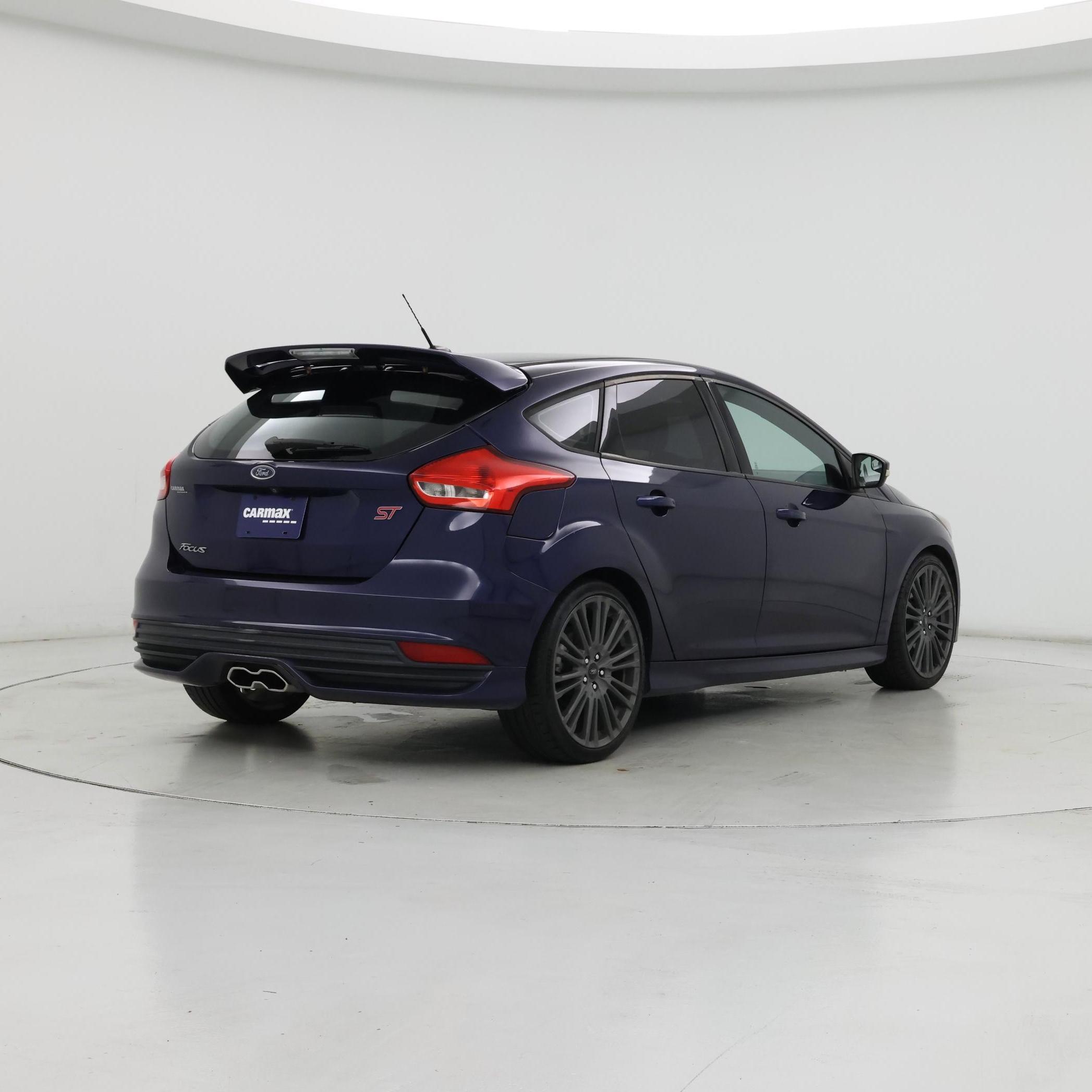 Thumbnail: 2016 Ford Focus - 8