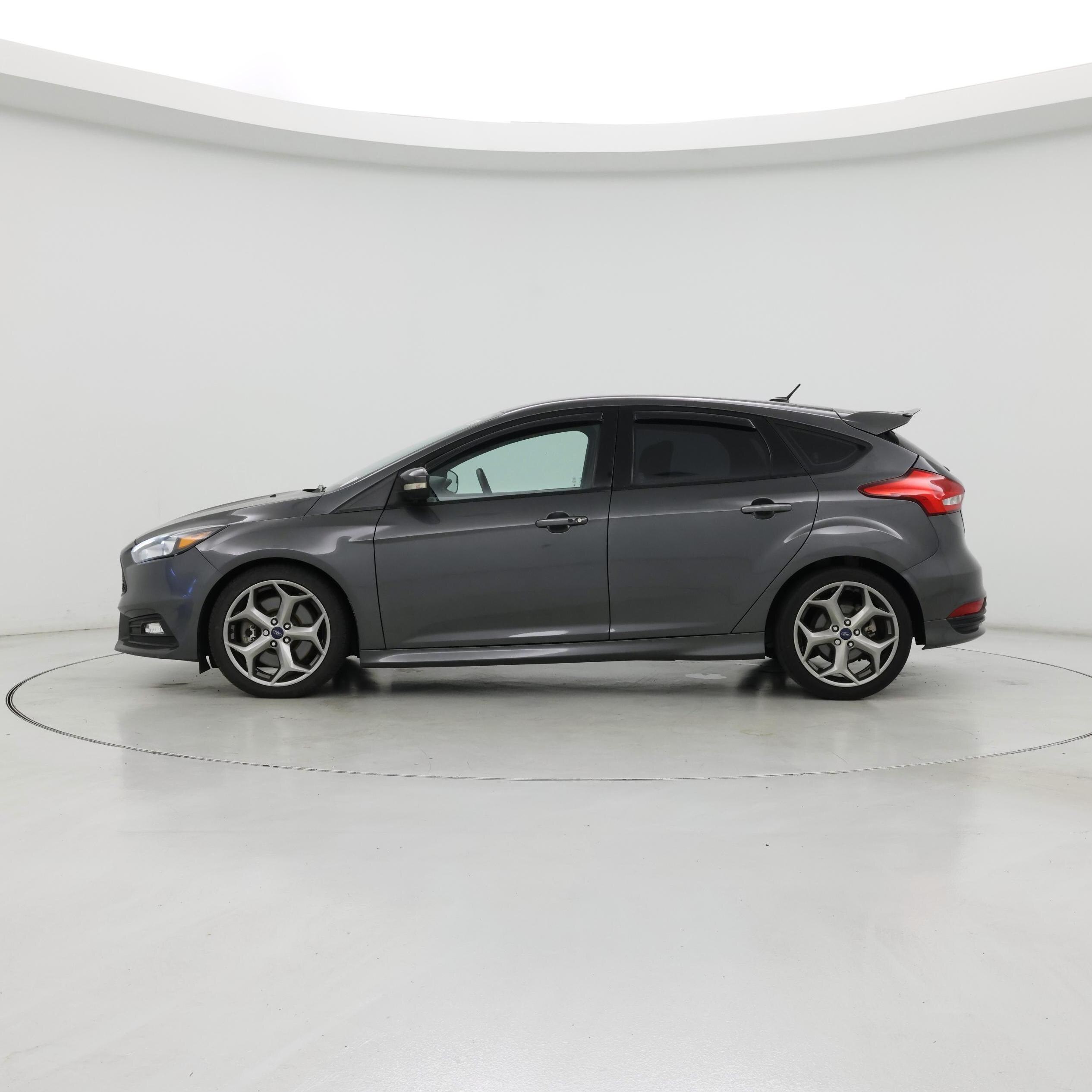Thumbnail: 2018 Ford Focus - 3