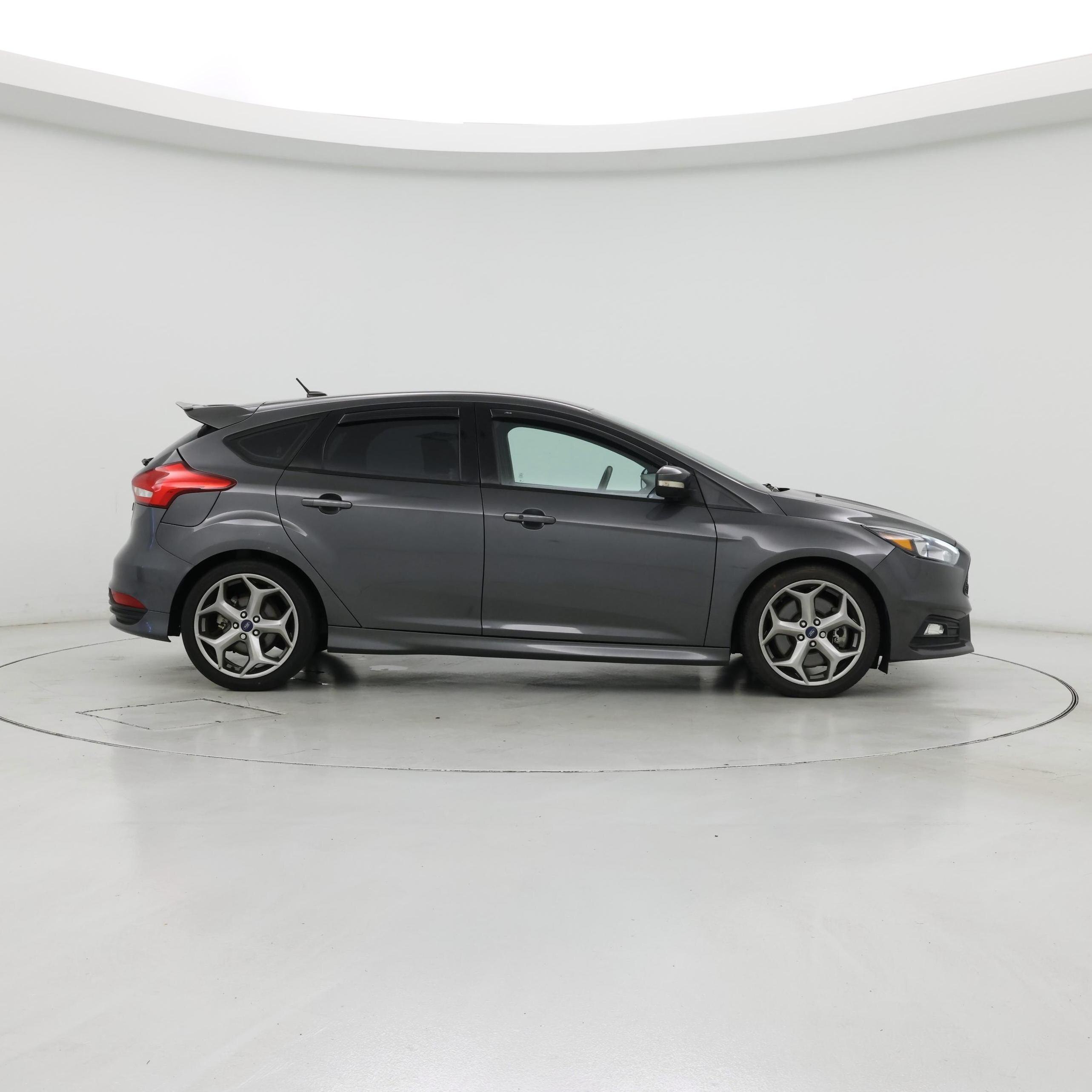 Thumbnail: 2018 Ford Focus - 7