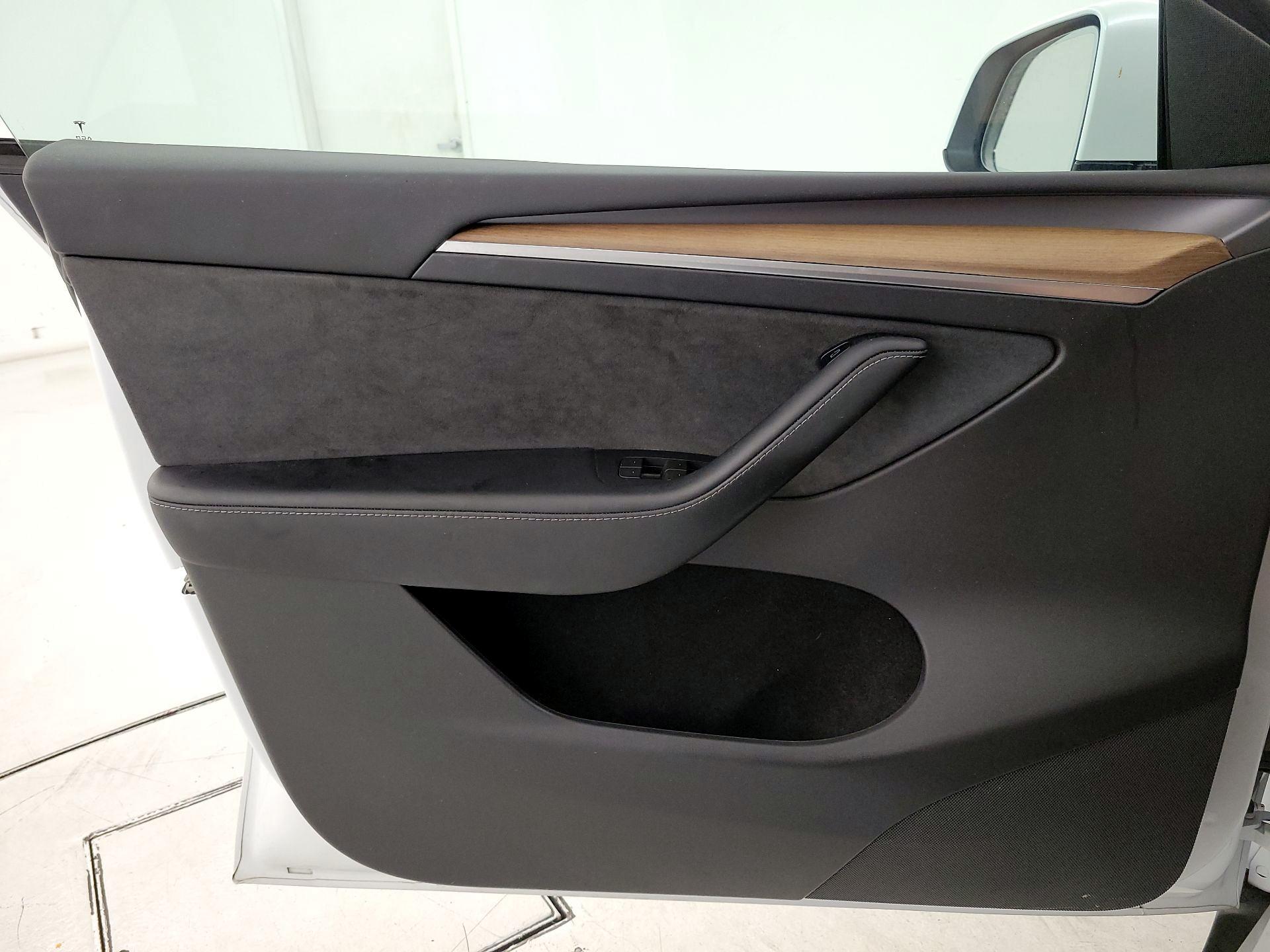 Thumbnail: 2023 Tesla Model Y - 12