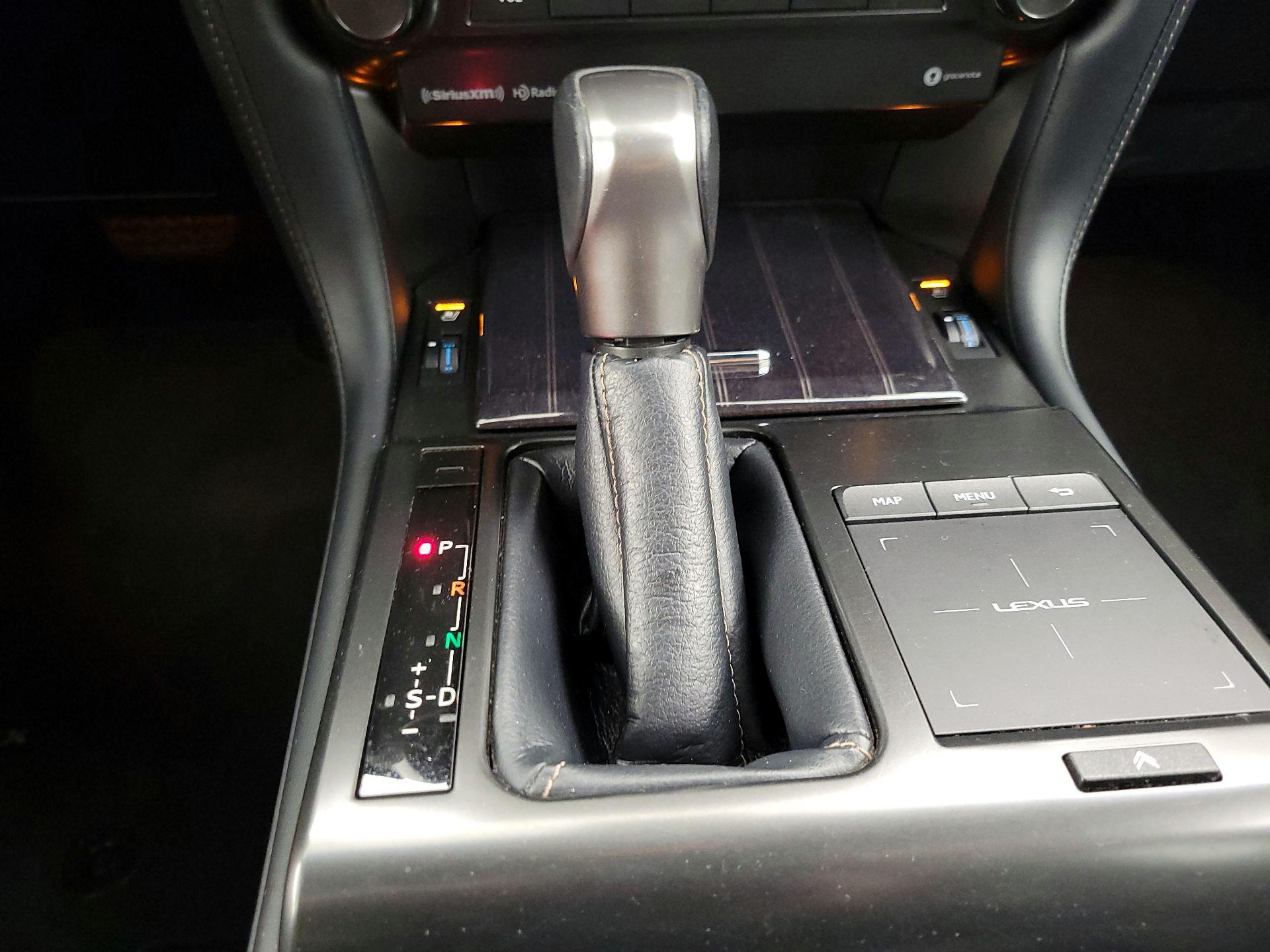 Thumbnail: 2023 Lexus GX - 18
