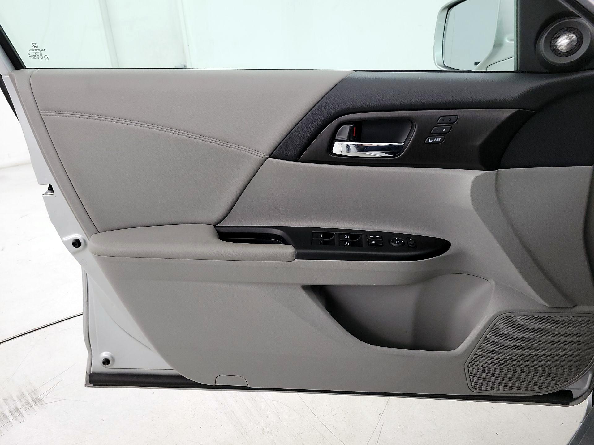 Thumbnail: 2013 Honda Accord - 12