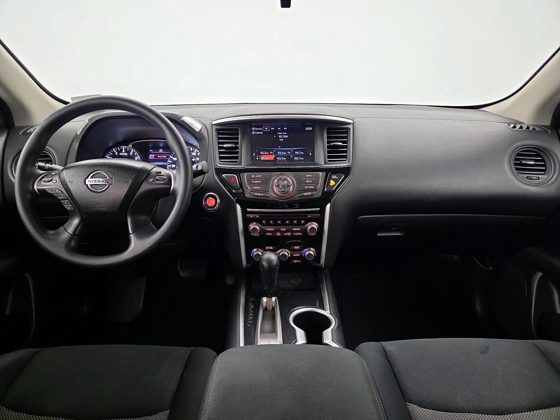 Thumbnail: 2017 Nissan Pathfinder - 9
