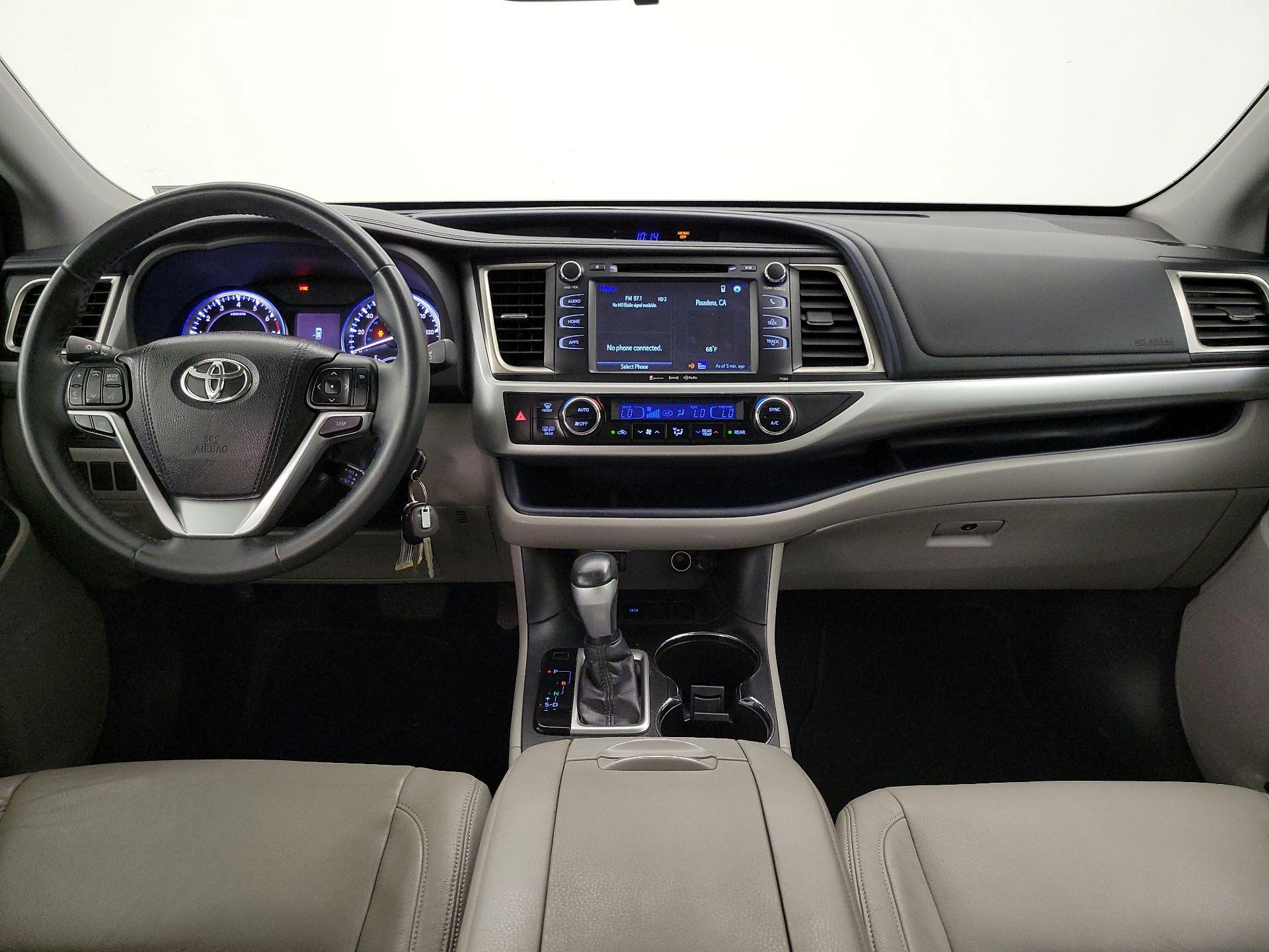 Thumbnail: 2016 Toyota Highlander - 9