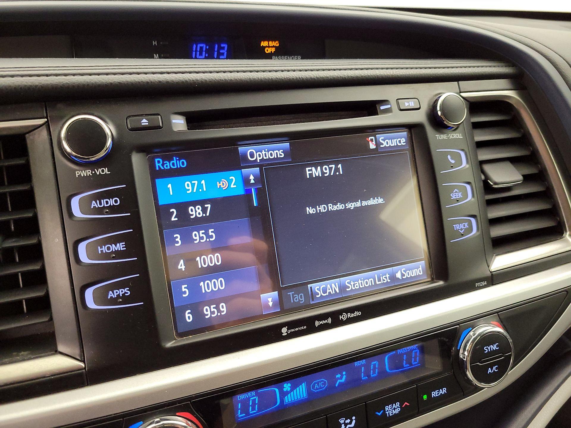 Thumbnail: 2016 Toyota Highlander - 15