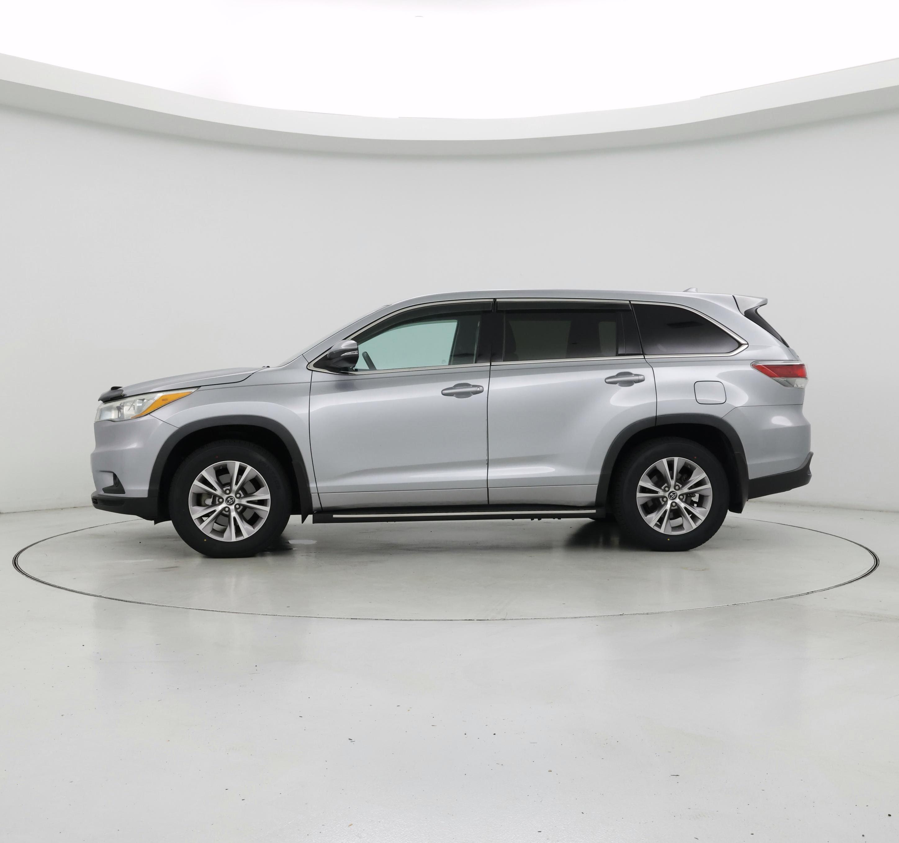 Thumbnail: 2016 Toyota Highlander - 3