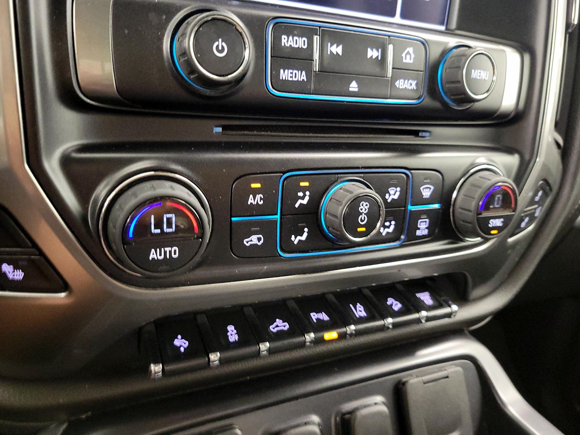 Thumbnail: 2015 Chevrolet Silverado 2500 - 17