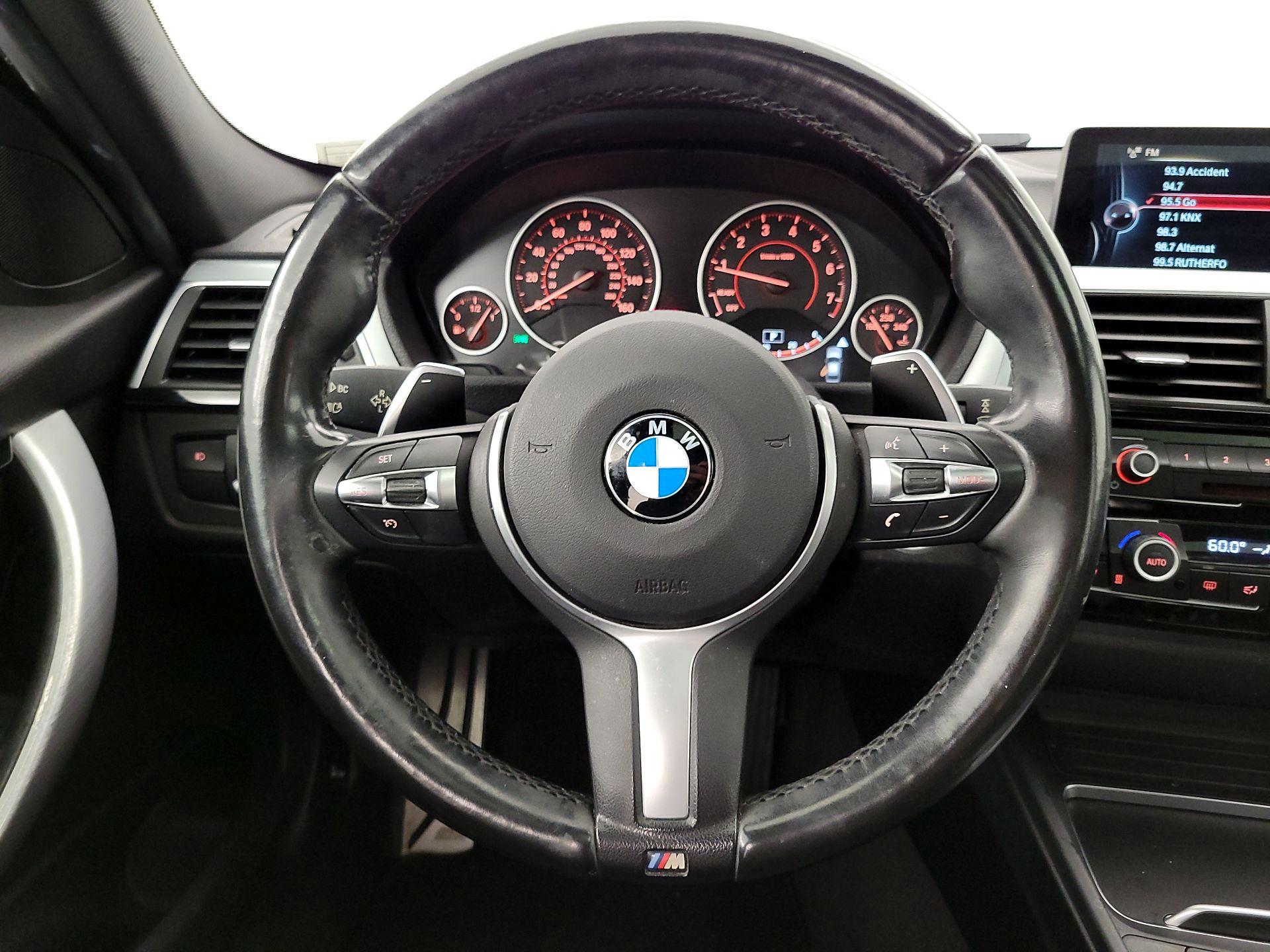 Thumbnail: 2016 BMW 3 Series - 10