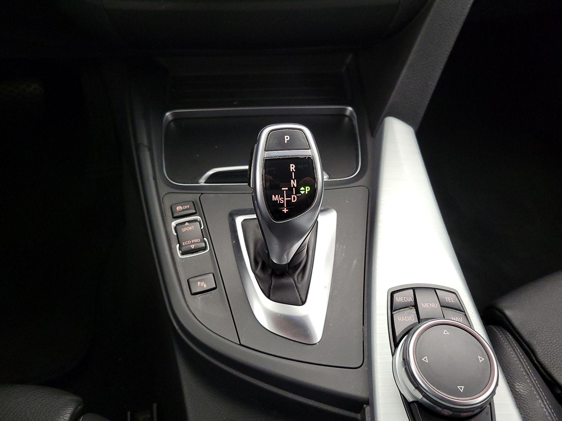 Thumbnail: 2016 BMW 3 Series - 18