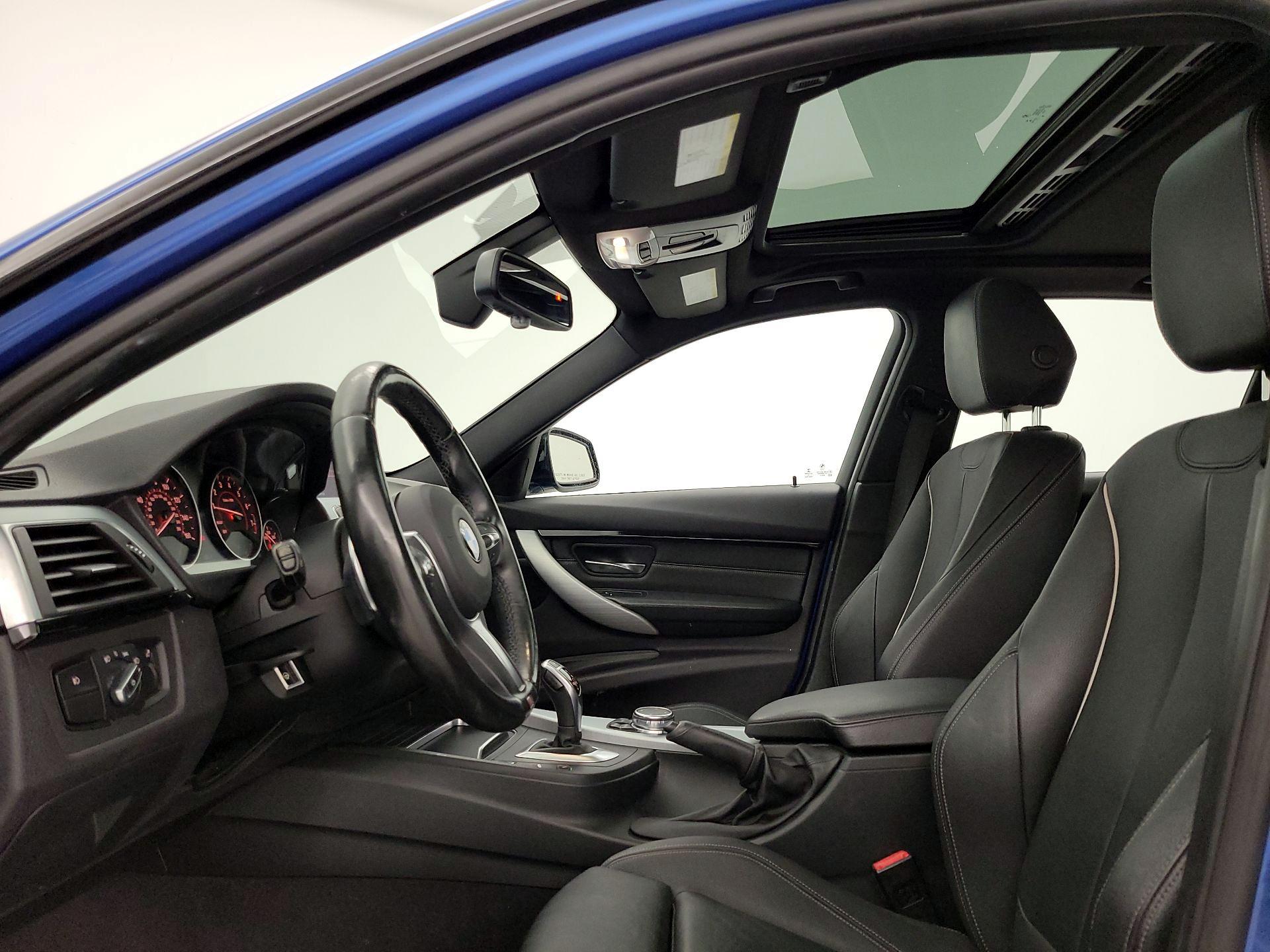 Thumbnail: 2016 BMW 3 Series - 20