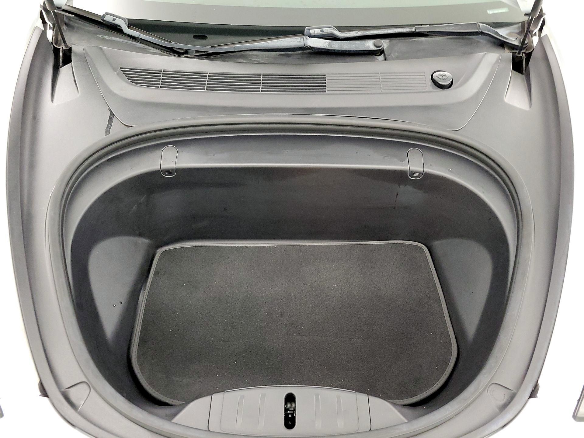 Thumbnail: 2018 Tesla Model 3 - 20