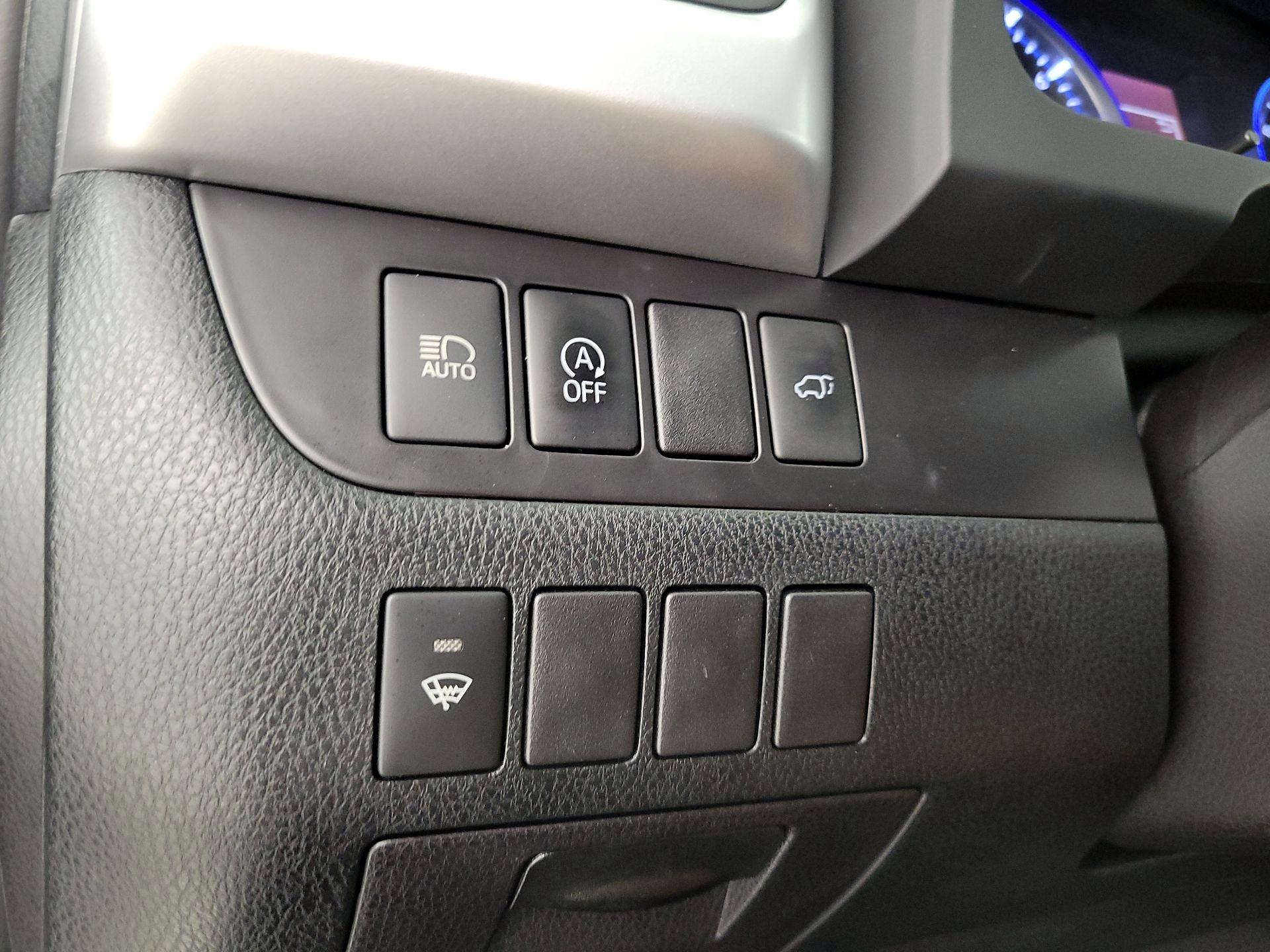 Thumbnail: 2019 Toyota Highlander - 13