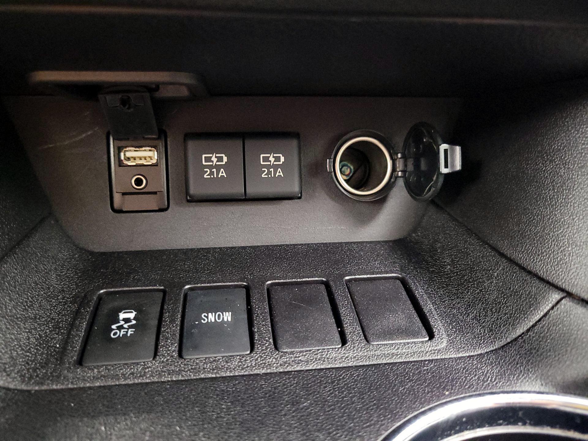 Thumbnail: 2019 Toyota Highlander - 19