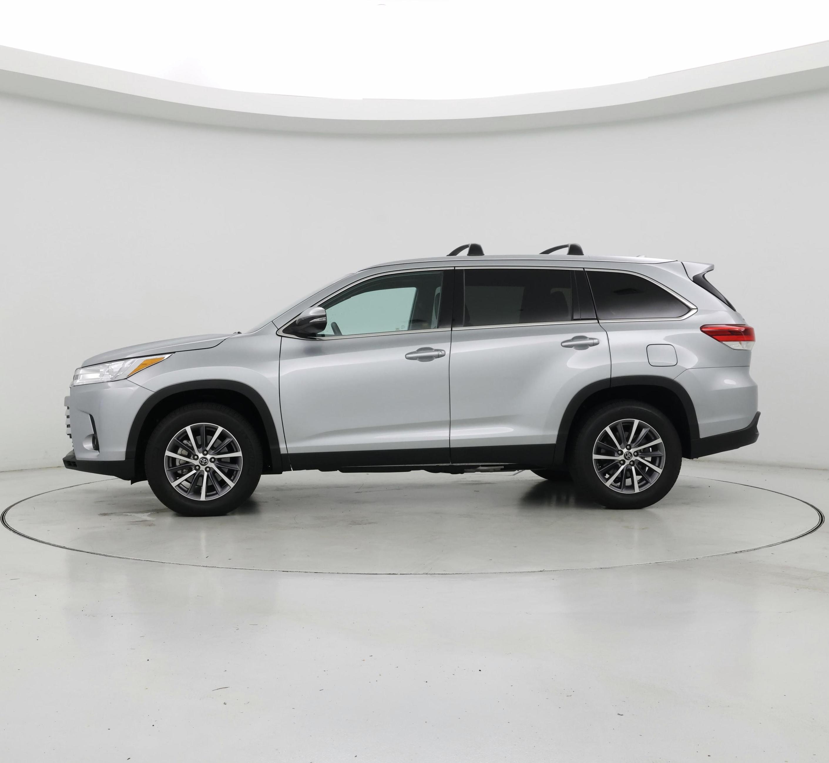 Thumbnail: 2019 Toyota Highlander - 3