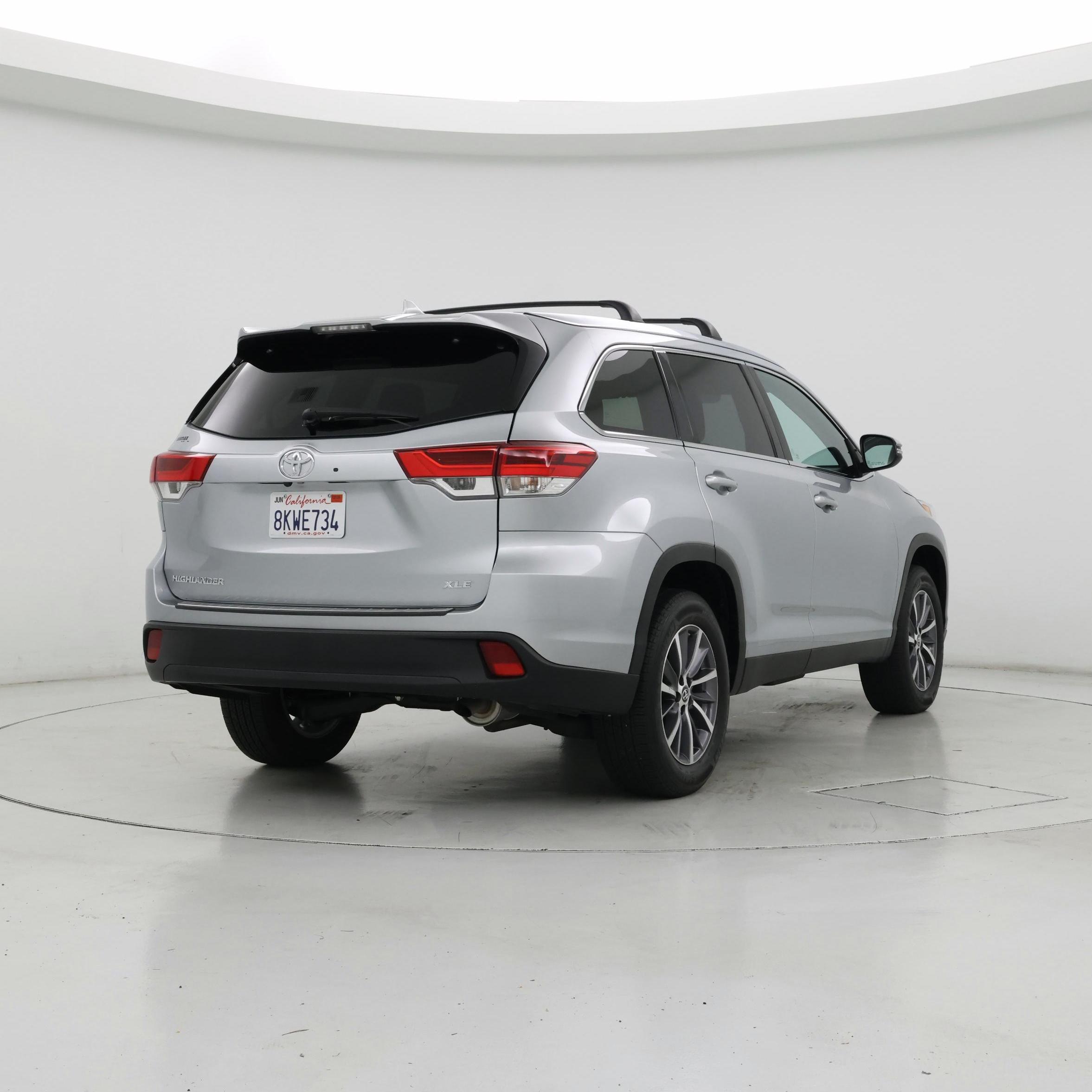 Thumbnail: 2019 Toyota Highlander - 8