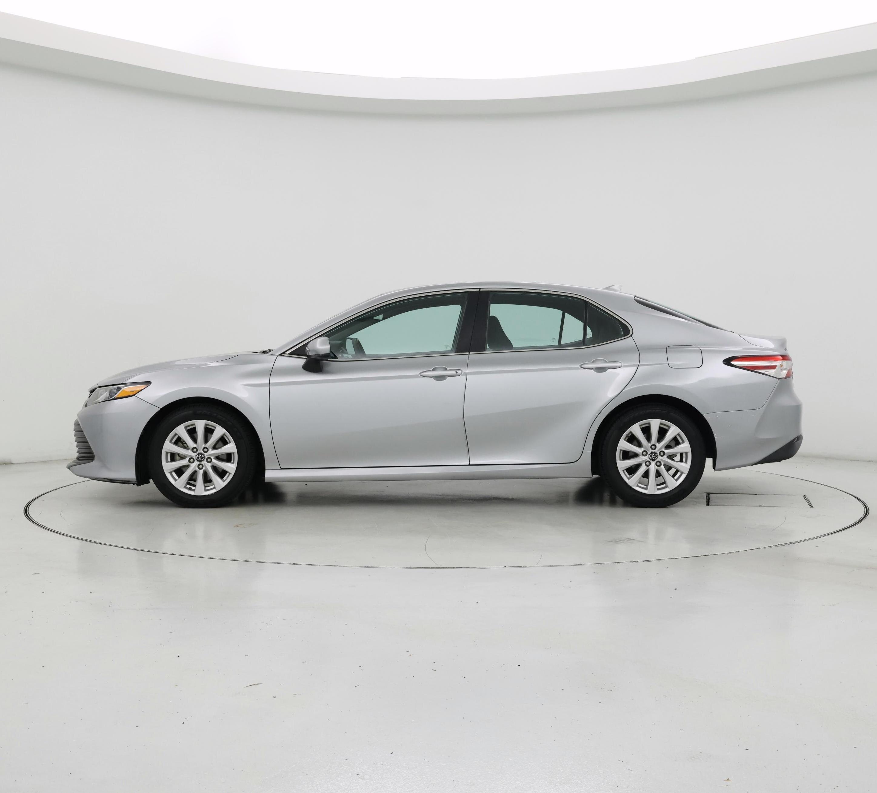 Thumbnail: 2019 Toyota Camry - 3