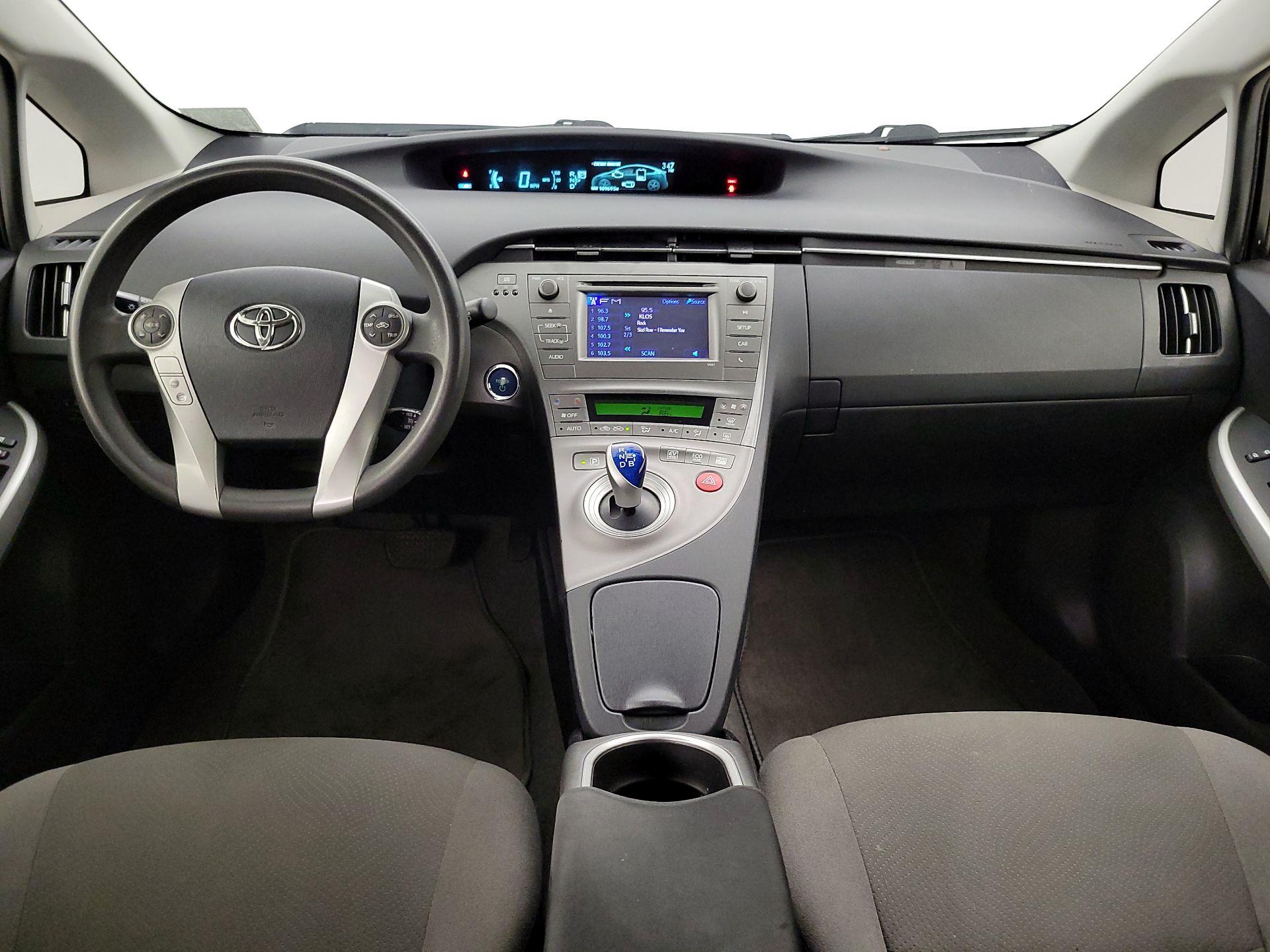 Thumbnail: 2015 Toyota Prius - 9