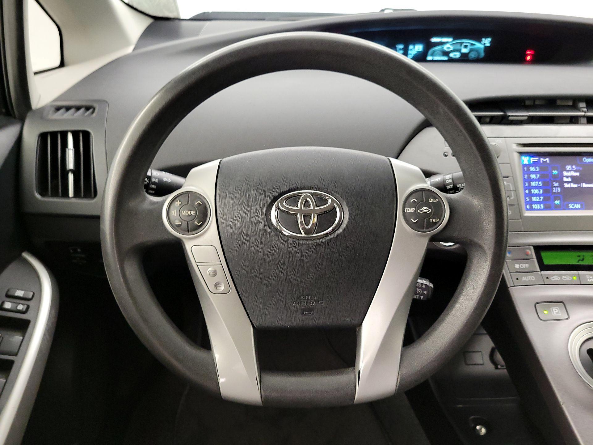 Thumbnail: 2015 Toyota Prius - 10