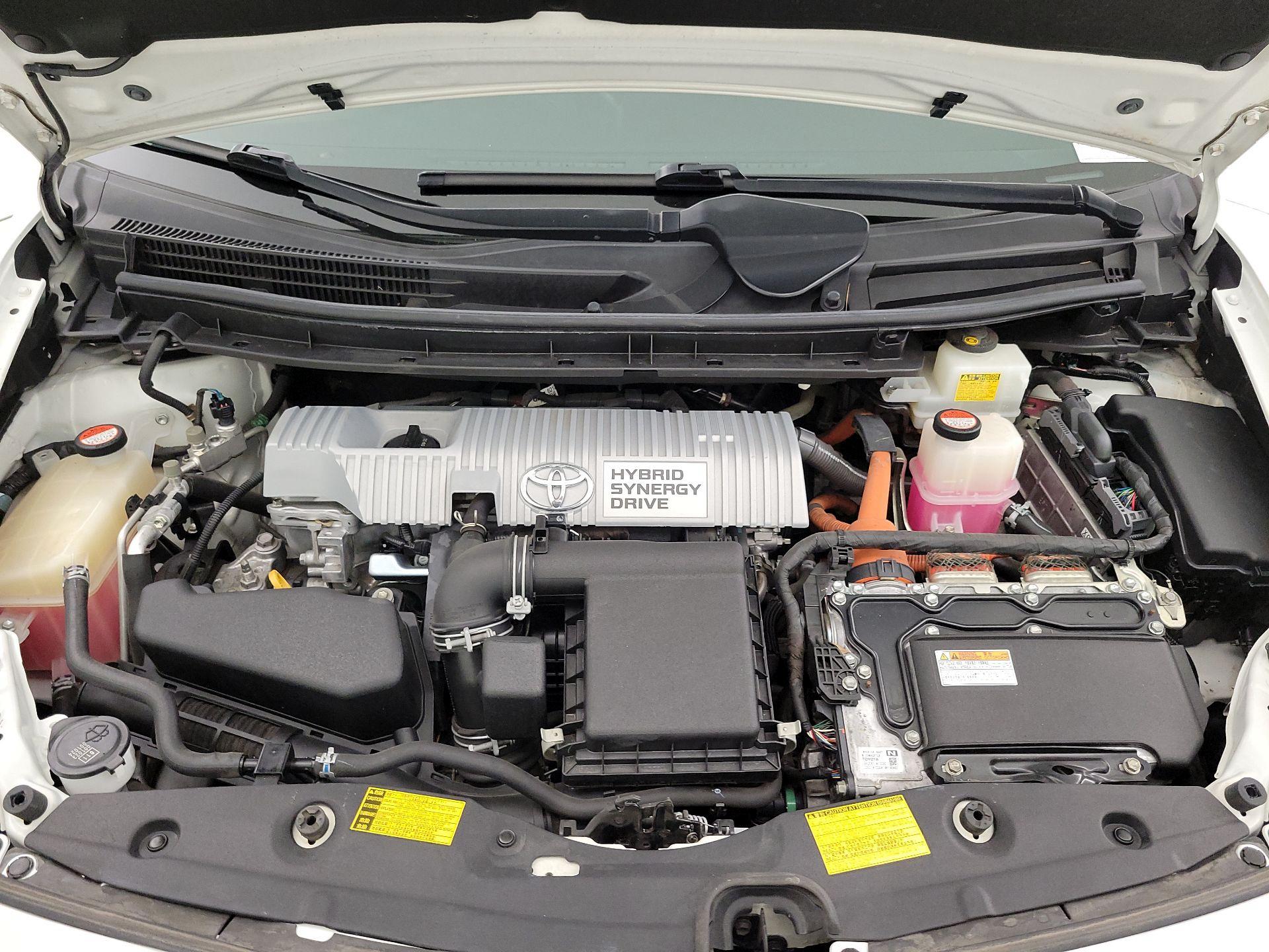 Thumbnail: 2015 Toyota Prius - 20