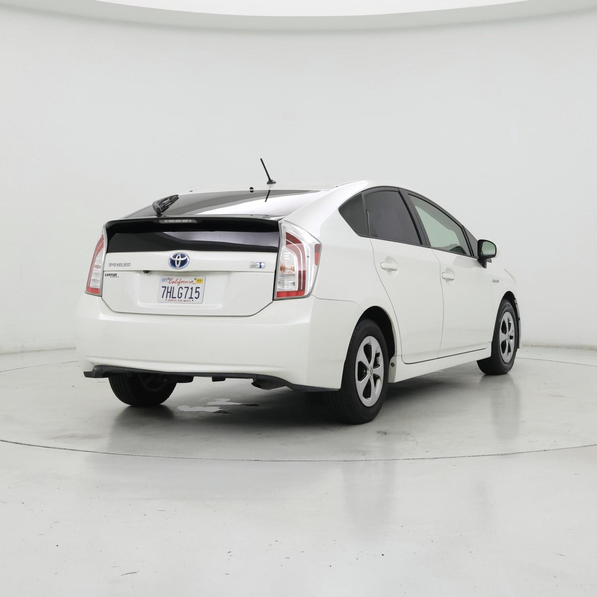 Thumbnail: 2015 Toyota Prius - 8