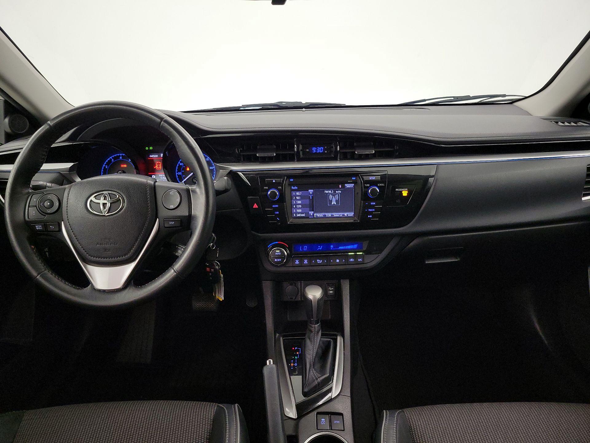 Thumbnail: 2015 Toyota Corolla - 9
