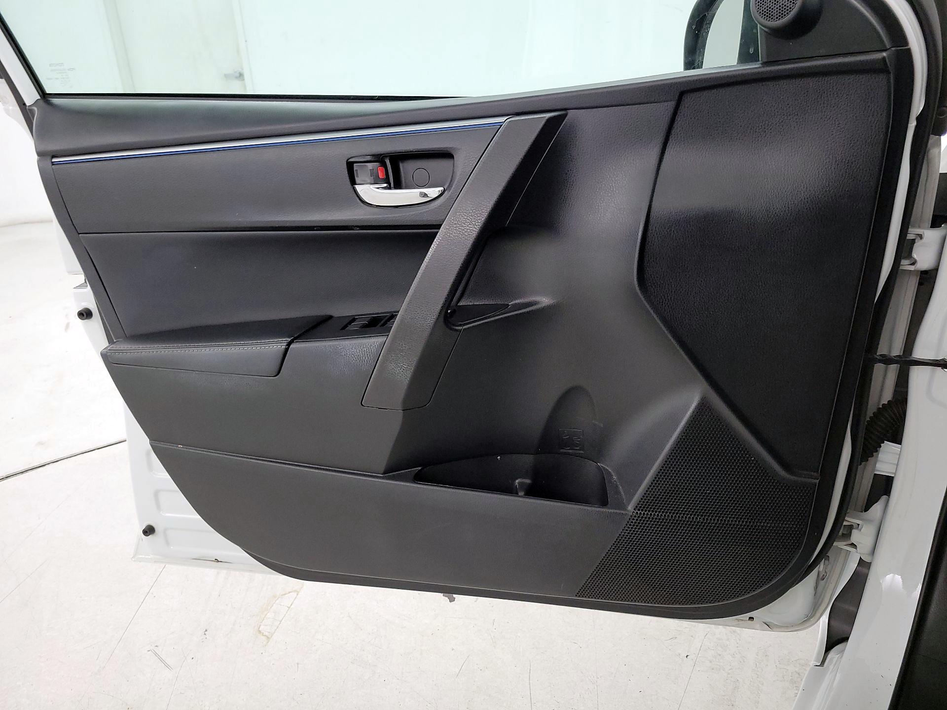 Thumbnail: 2015 Toyota Corolla - 12