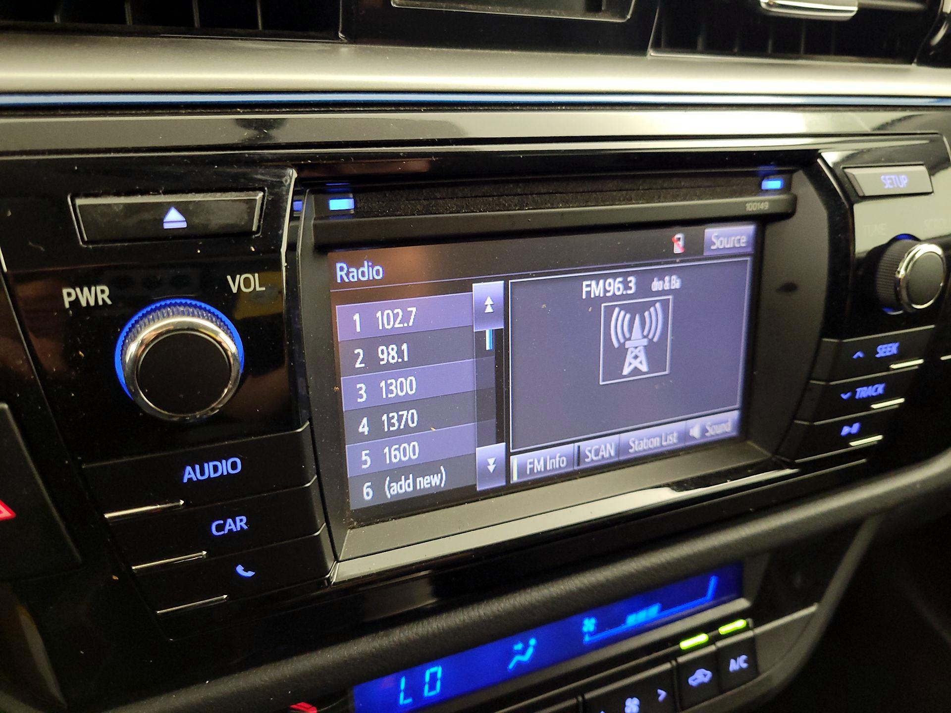 Thumbnail: 2015 Toyota Corolla - 15