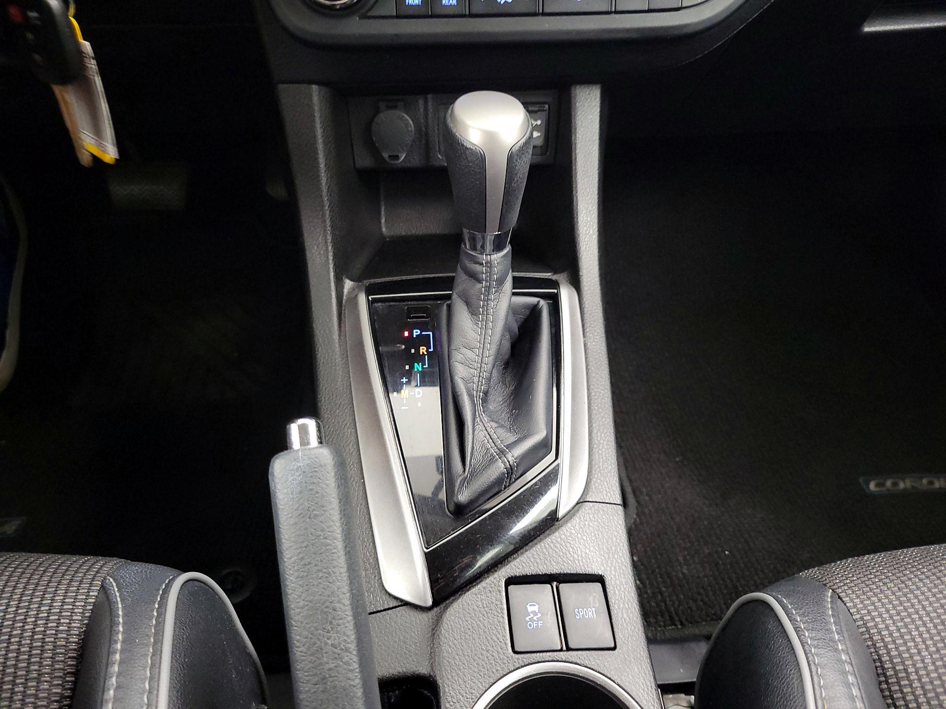 Thumbnail: 2015 Toyota Corolla - 17