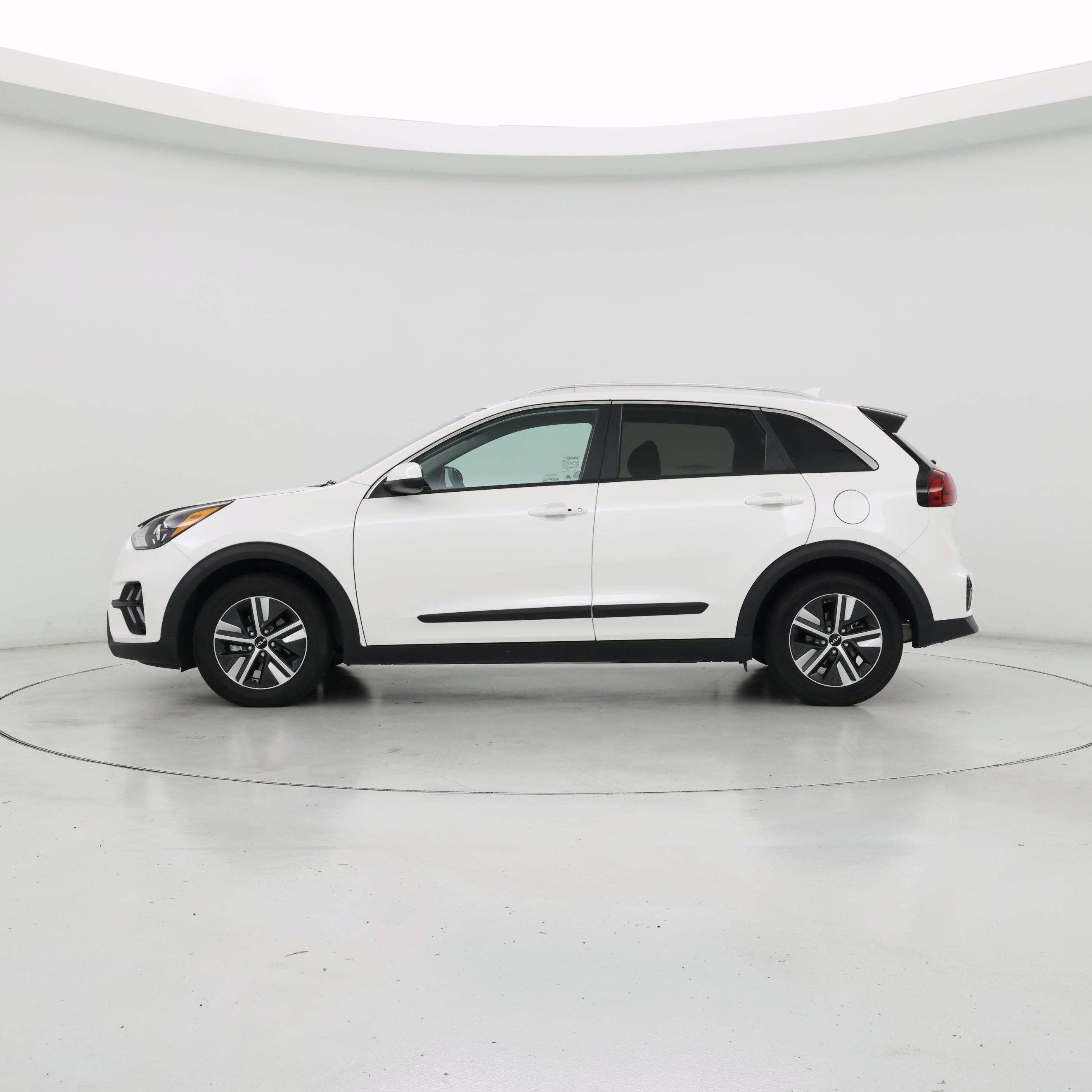Thumbnail: 2022 Kia Niro - 3