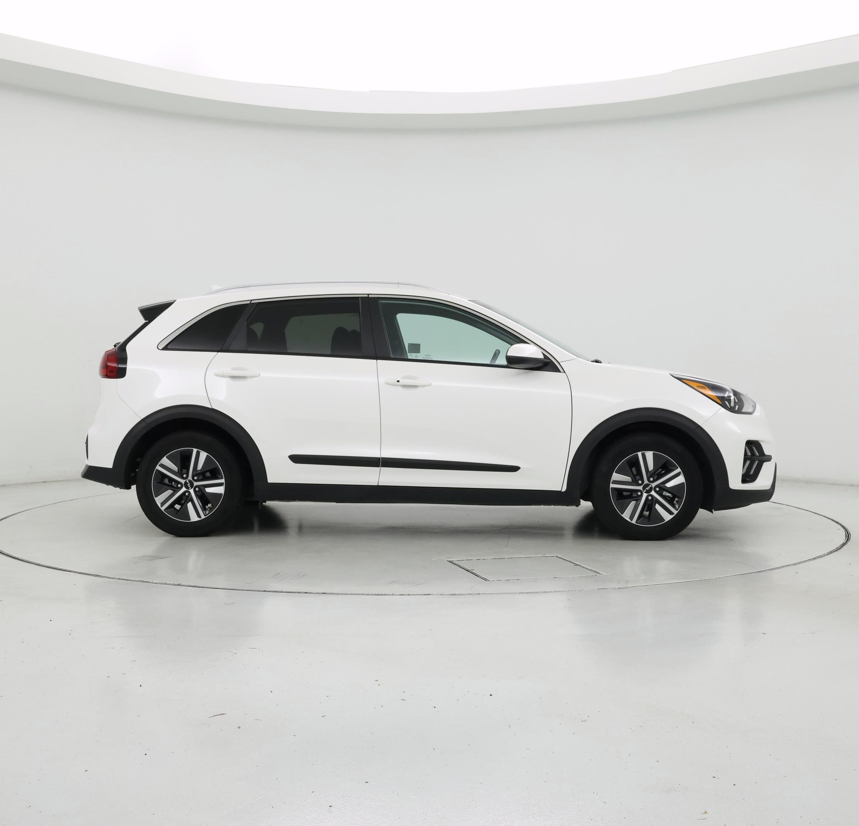 Thumbnail: 2022 Kia Niro - 7